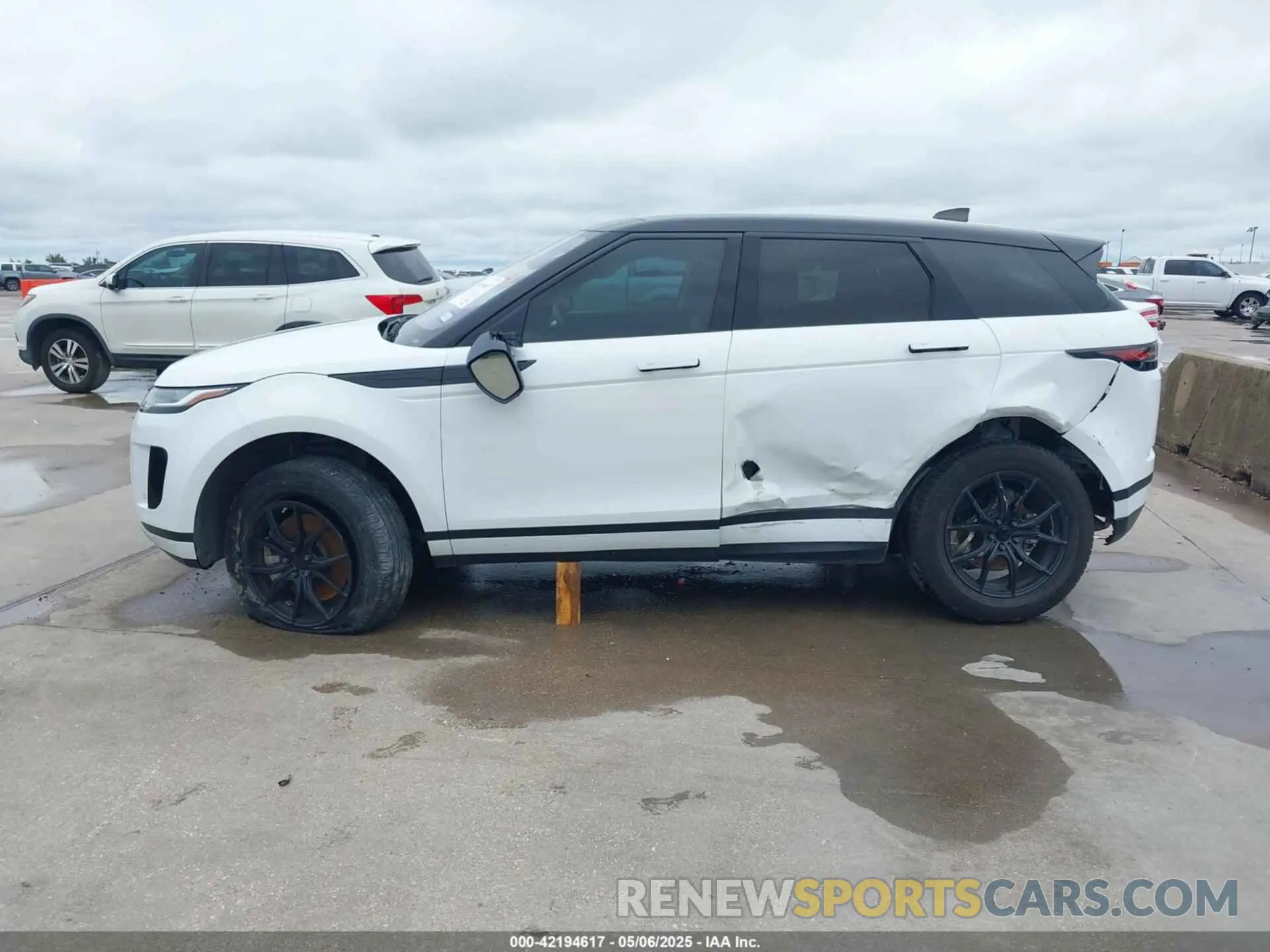 15 Фотография поврежденного автомобиля SALZJ2FX9LH084600 LAND ROVER RANGE ROVER EVOQUE 2020