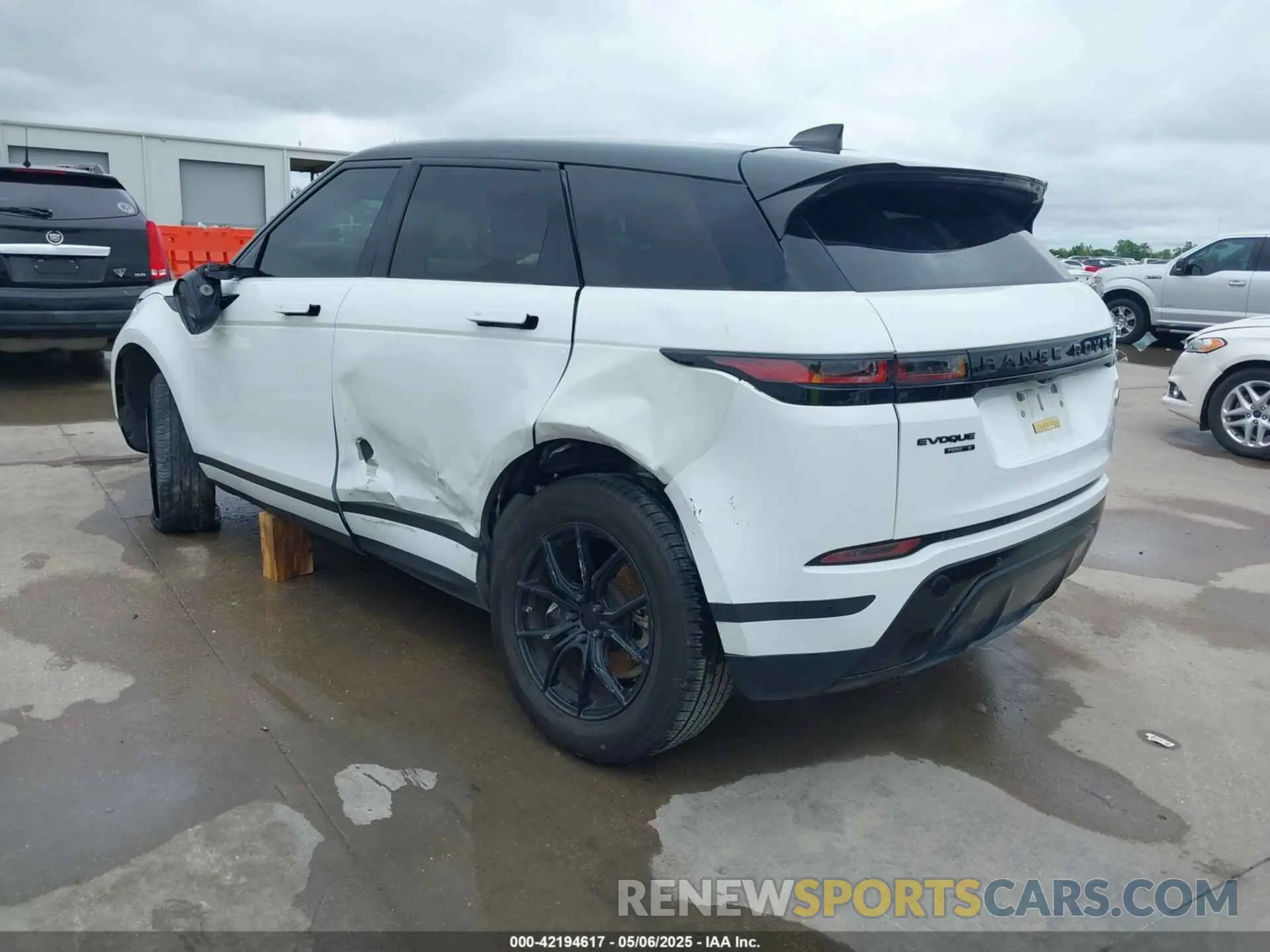 3 Фотография поврежденного автомобиля SALZJ2FX9LH084600 LAND ROVER RANGE ROVER EVOQUE 2020