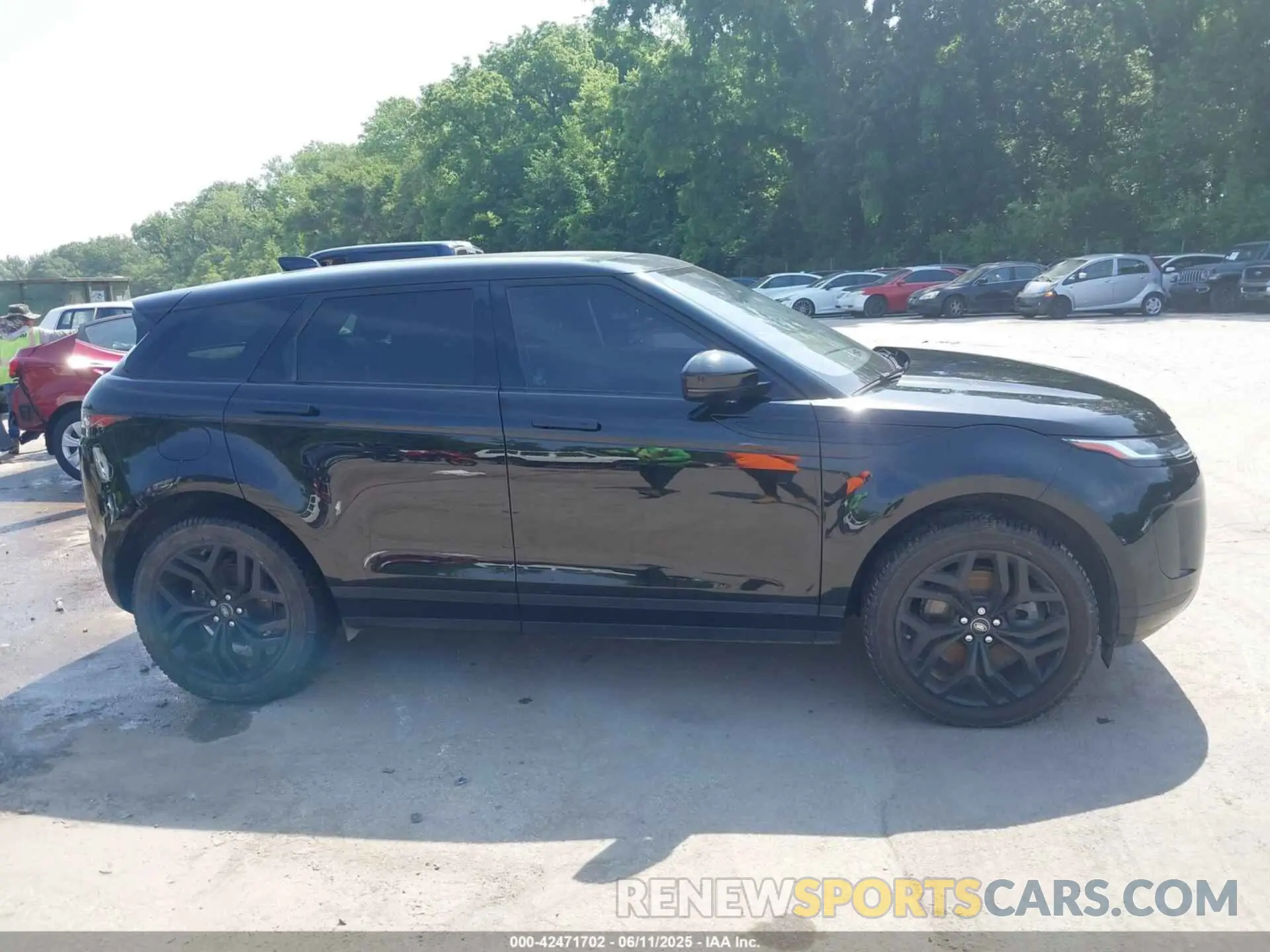 13 Photograph of a damaged car SALZJ2FXXLH063612 LAND ROVER RANGE ROVER EVOQUE 2020