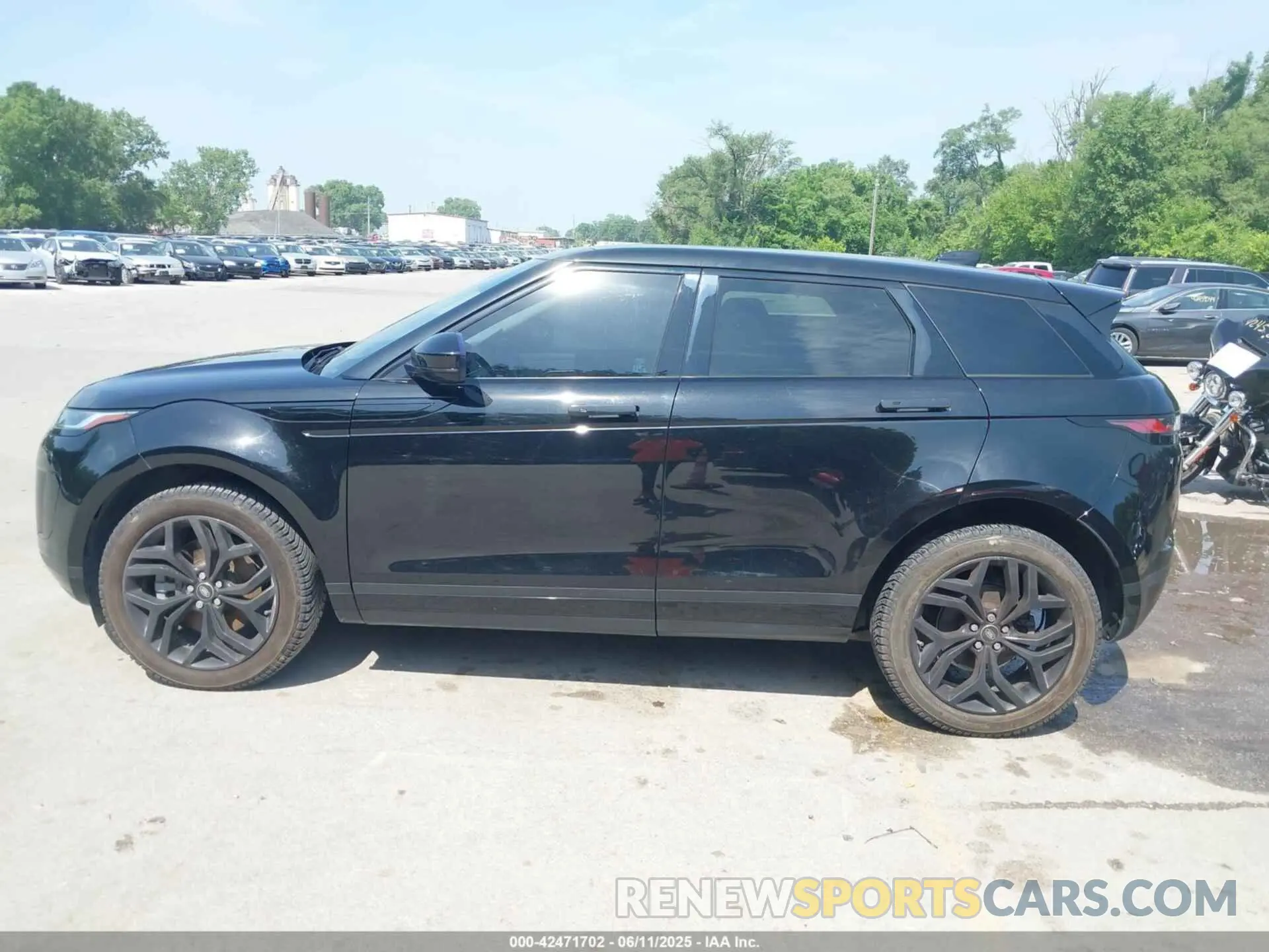 14 Photograph of a damaged car SALZJ2FXXLH063612 LAND ROVER RANGE ROVER EVOQUE 2020