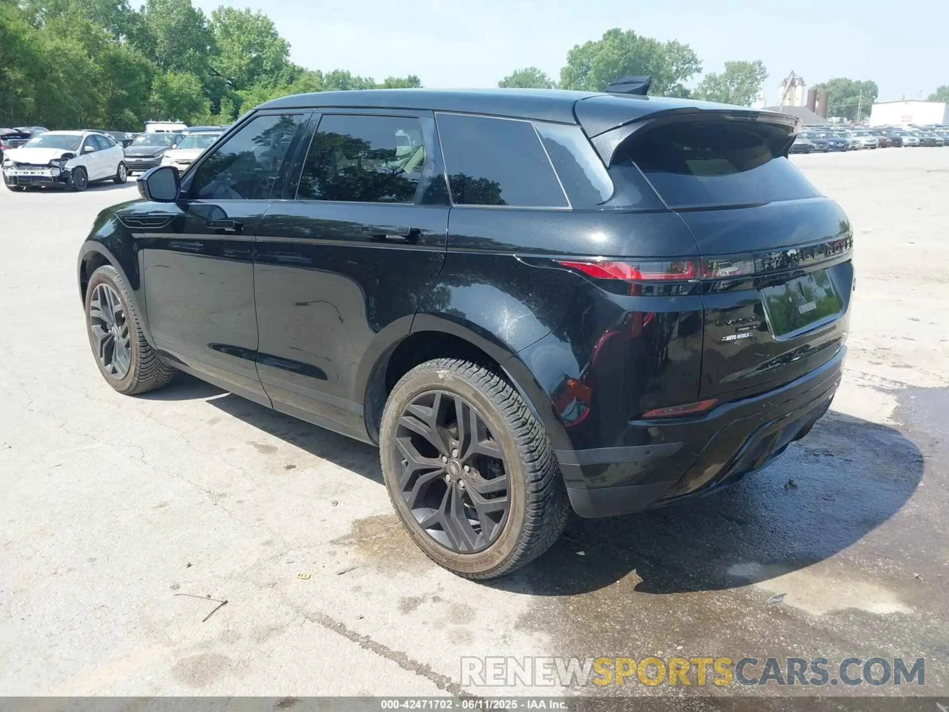 3 Photograph of a damaged car SALZJ2FXXLH063612 LAND ROVER RANGE ROVER EVOQUE 2020