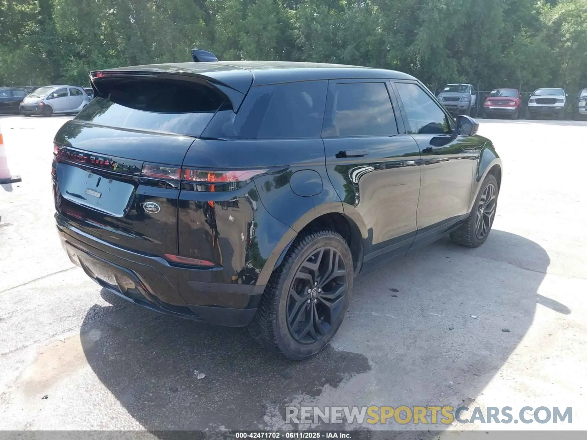 4 Photograph of a damaged car SALZJ2FXXLH063612 LAND ROVER RANGE ROVER EVOQUE 2020