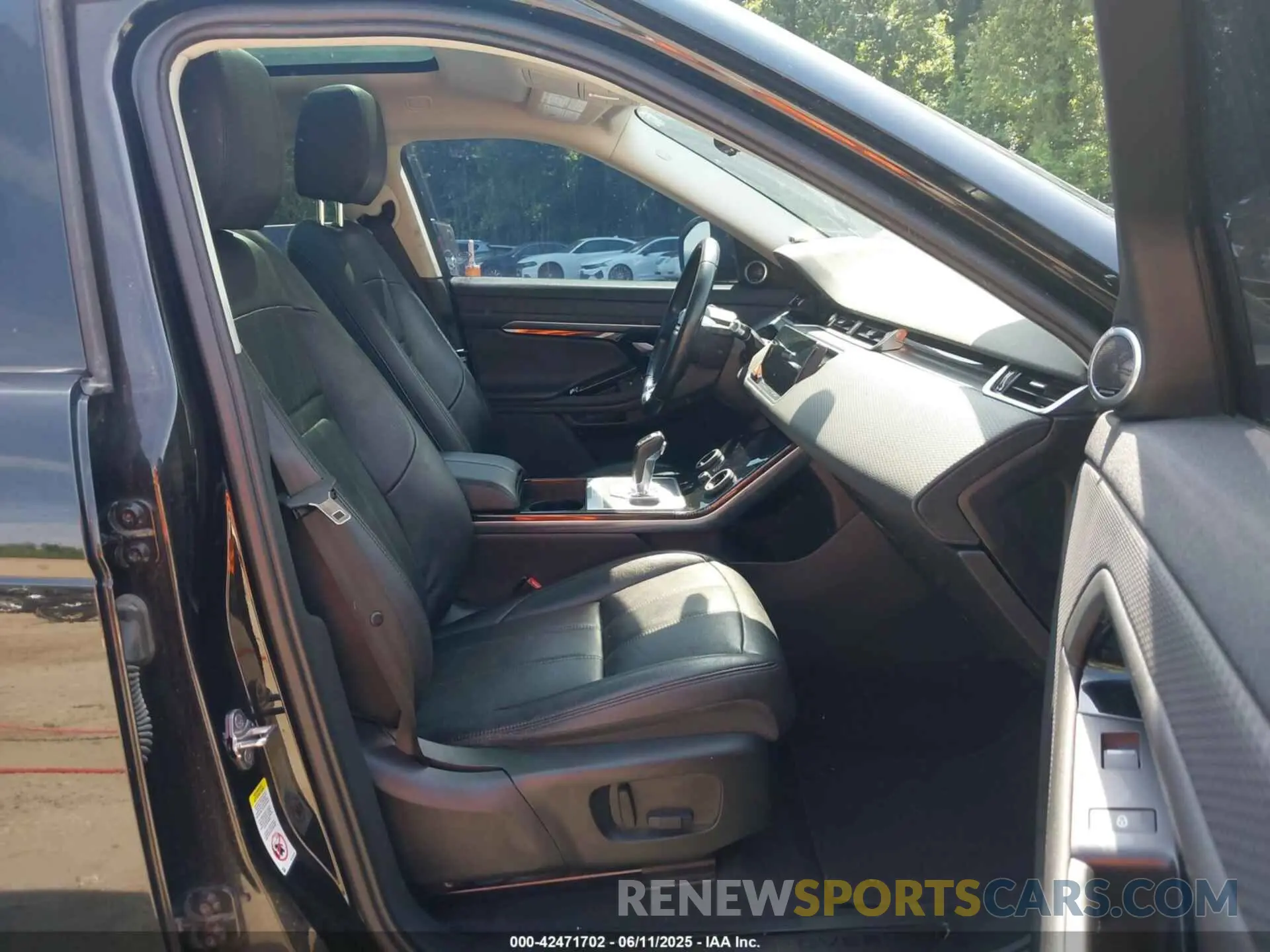 5 Photograph of a damaged car SALZJ2FXXLH063612 LAND ROVER RANGE ROVER EVOQUE 2020