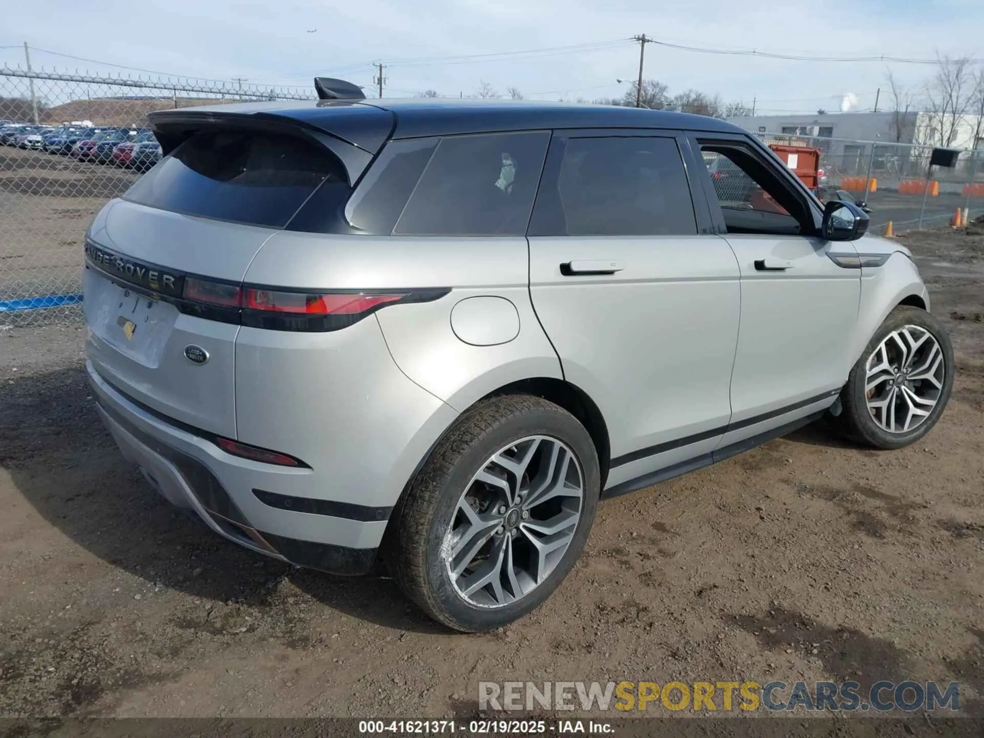 4 Photograph of a damaged car SALZL2FX8LH028139 LAND ROVER RANGE ROVER EVOQUE 2020