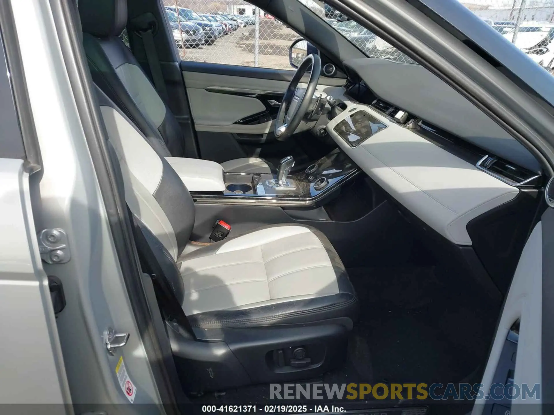 5 Photograph of a damaged car SALZL2FX8LH028139 LAND ROVER RANGE ROVER EVOQUE 2020