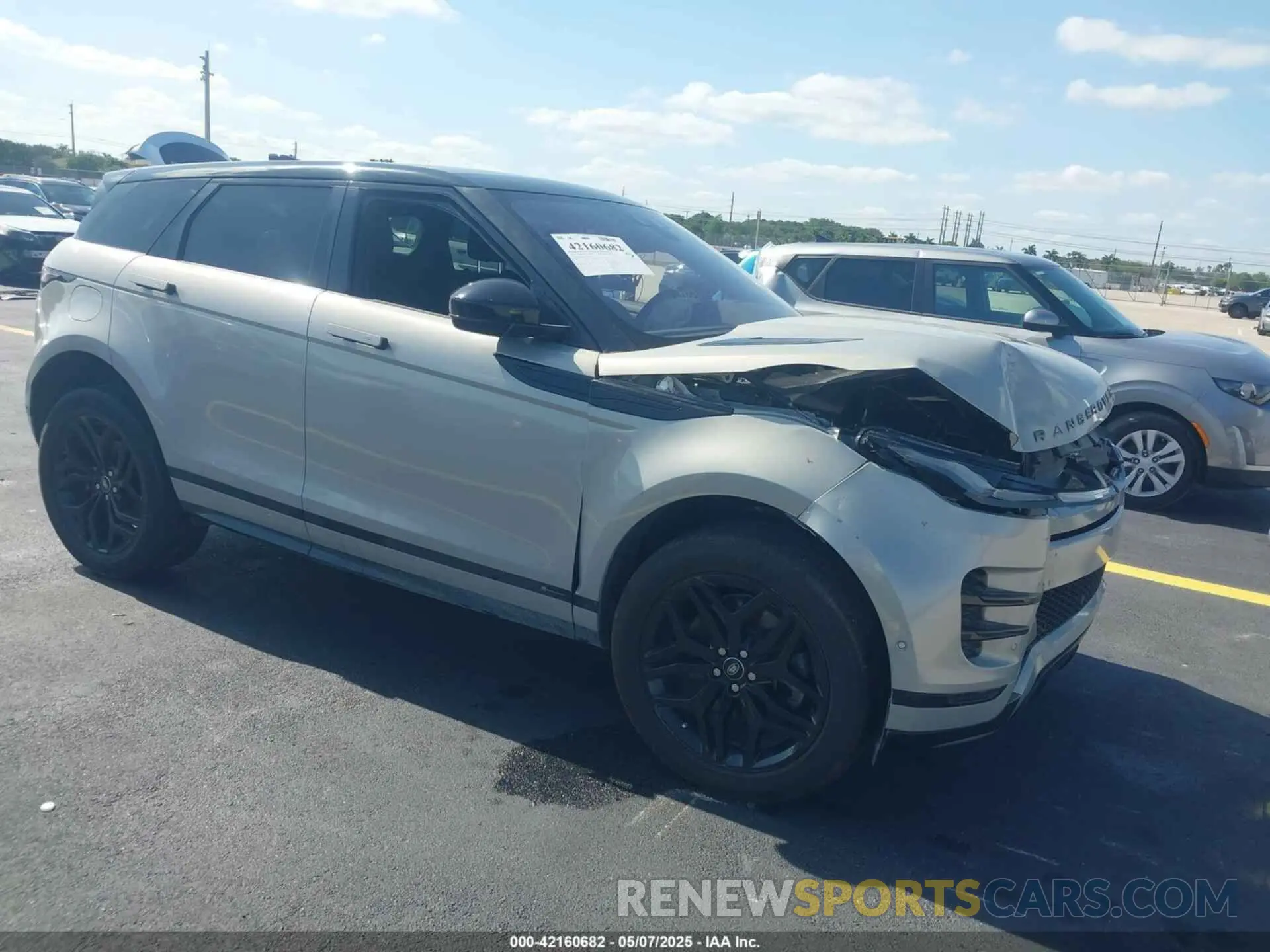 1 Photograph of a damaged car SALZL2GX2LH021721 LAND ROVER RANGE ROVER EVOQUE 2020