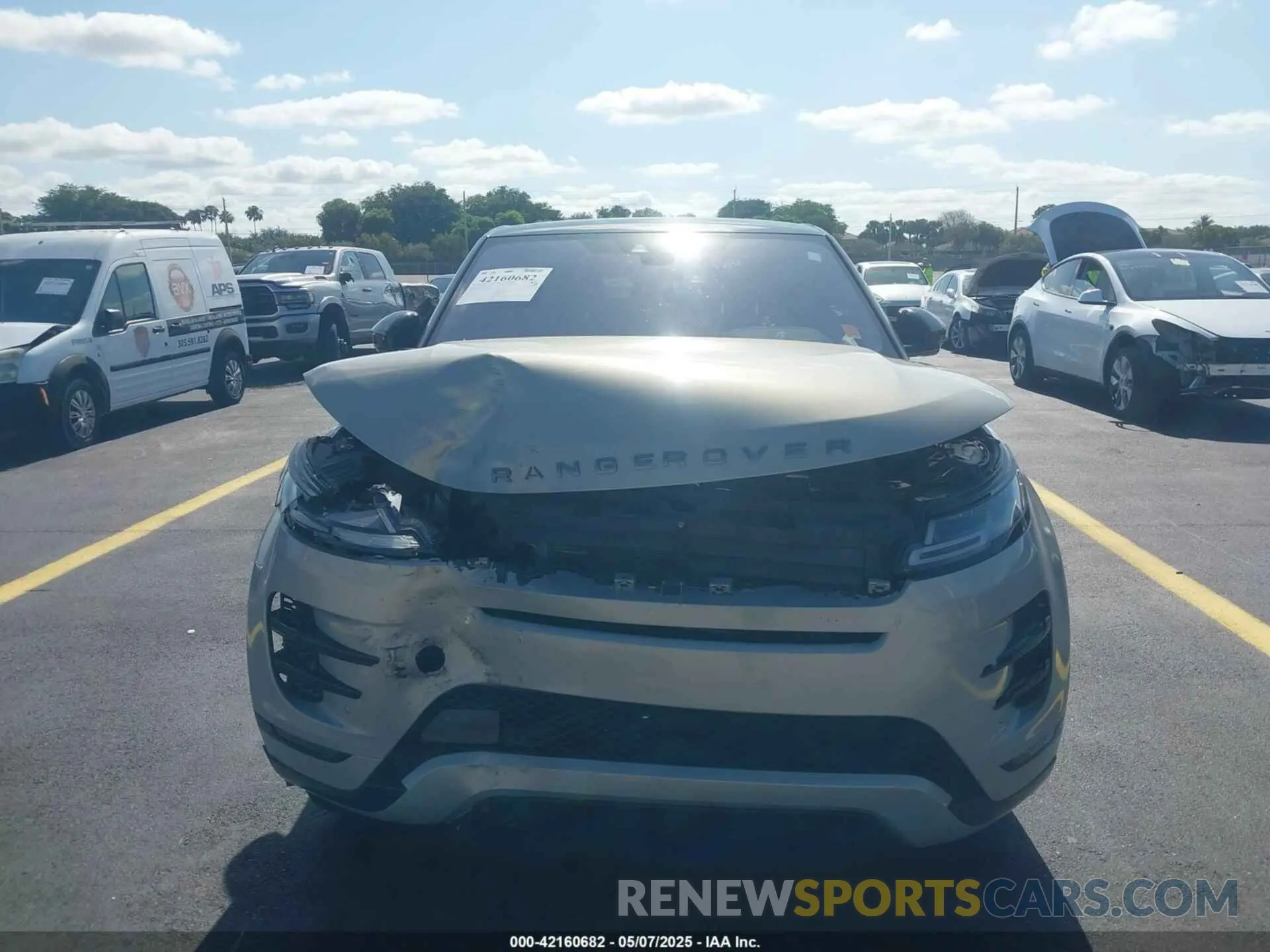 11 Photograph of a damaged car SALZL2GX2LH021721 LAND ROVER RANGE ROVER EVOQUE 2020