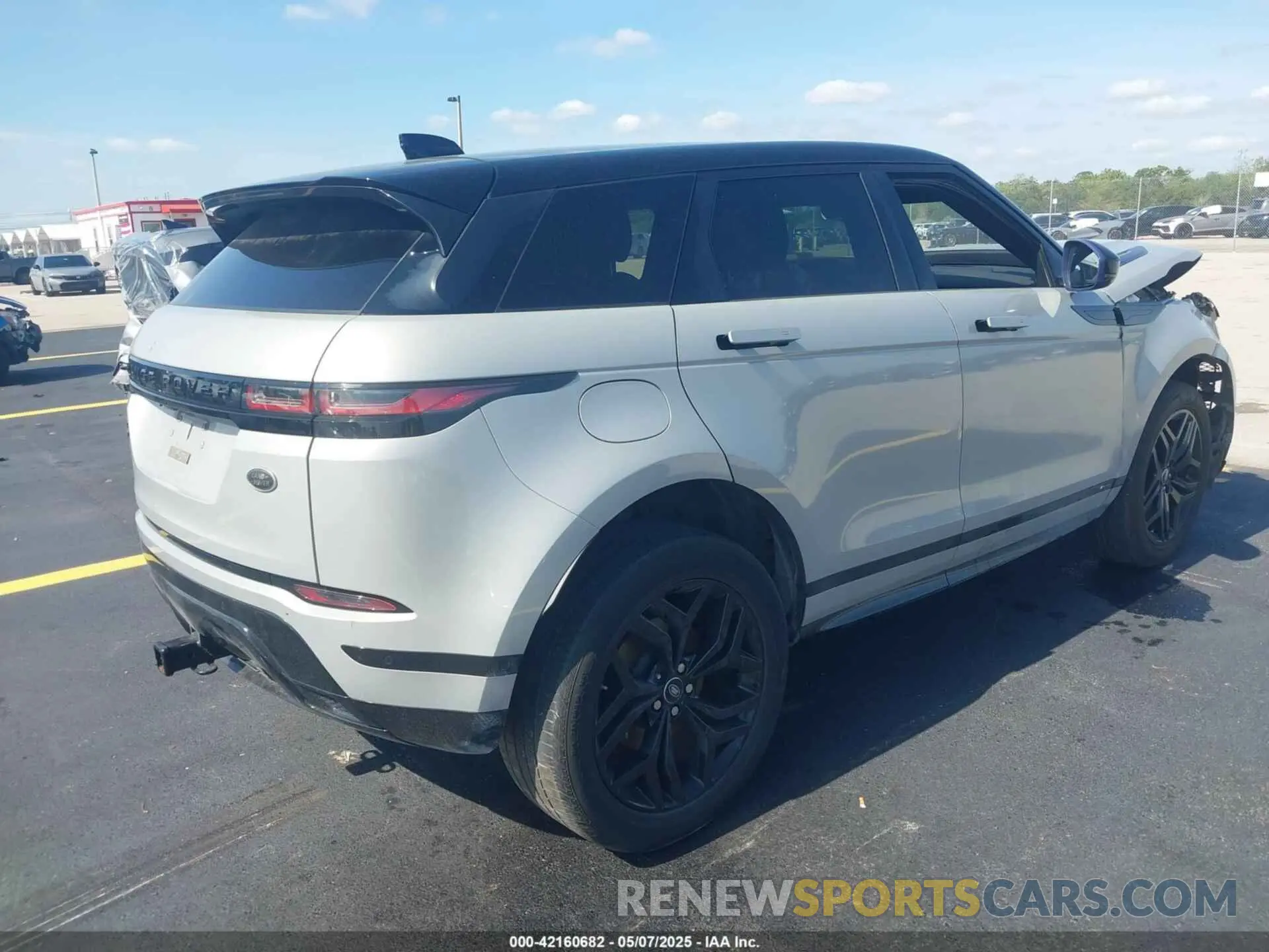 4 Photograph of a damaged car SALZL2GX2LH021721 LAND ROVER RANGE ROVER EVOQUE 2020