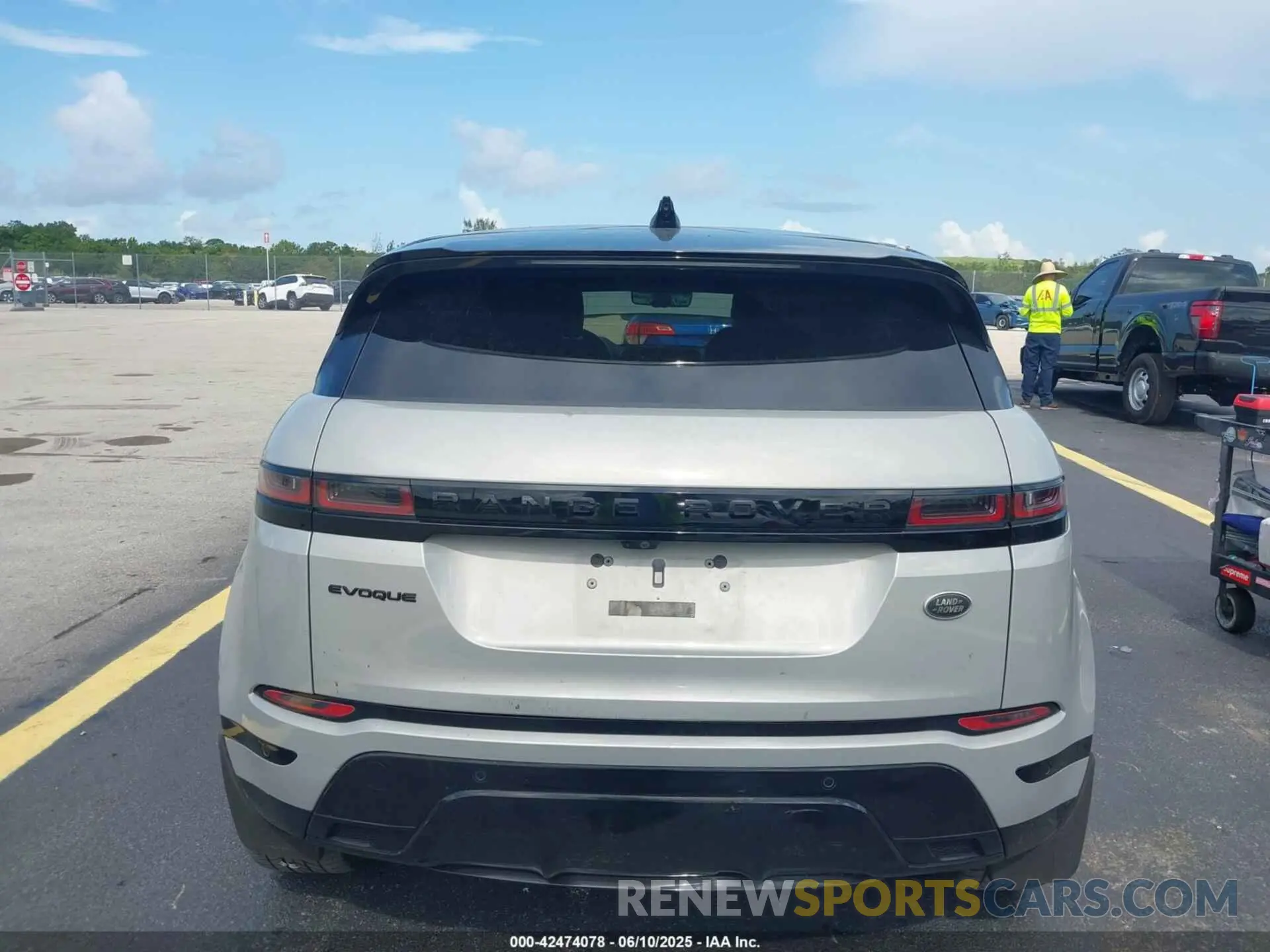17 Photograph of a damaged car SALZL2FXXMH144234 LAND ROVER RANGE ROVER EVOQUE 2021
