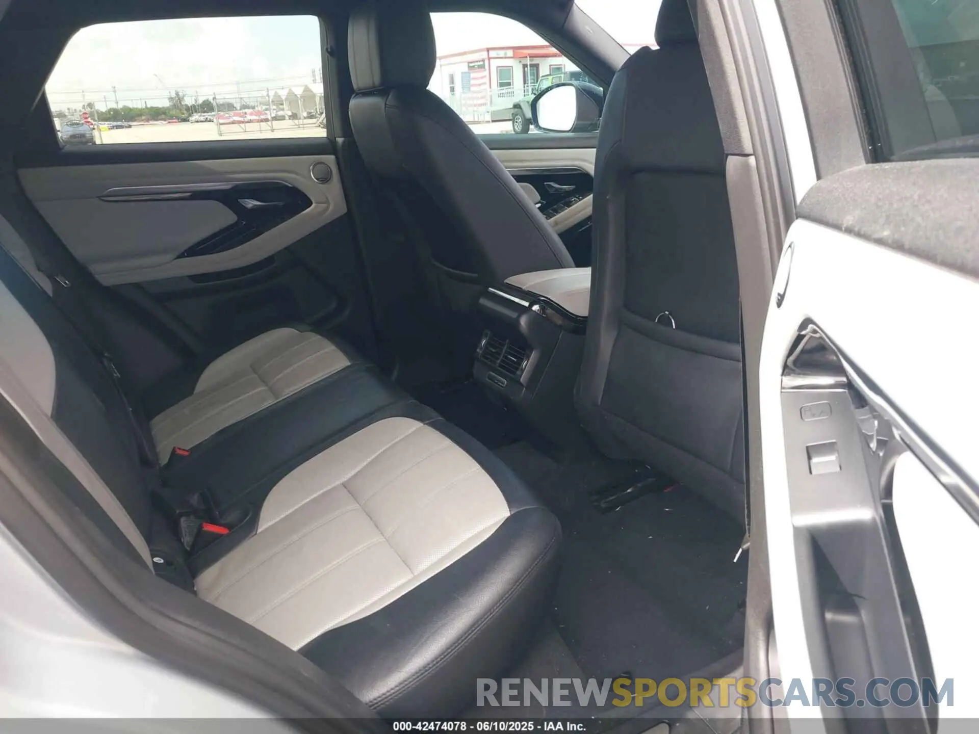 8 Photograph of a damaged car SALZL2FXXMH144234 LAND ROVER RANGE ROVER EVOQUE 2021