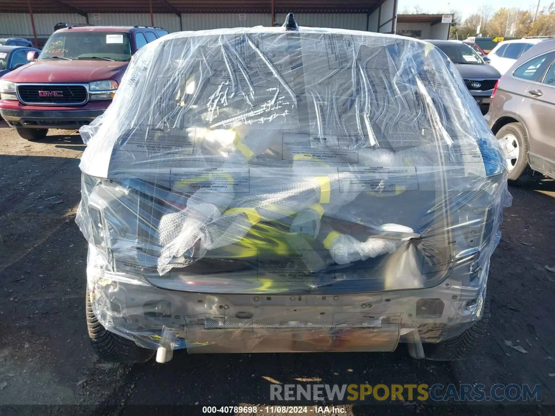 17 Photograph of a damaged car SALZL2FX4NH173603 LAND ROVER RANGE ROVER EVOQUE 2022