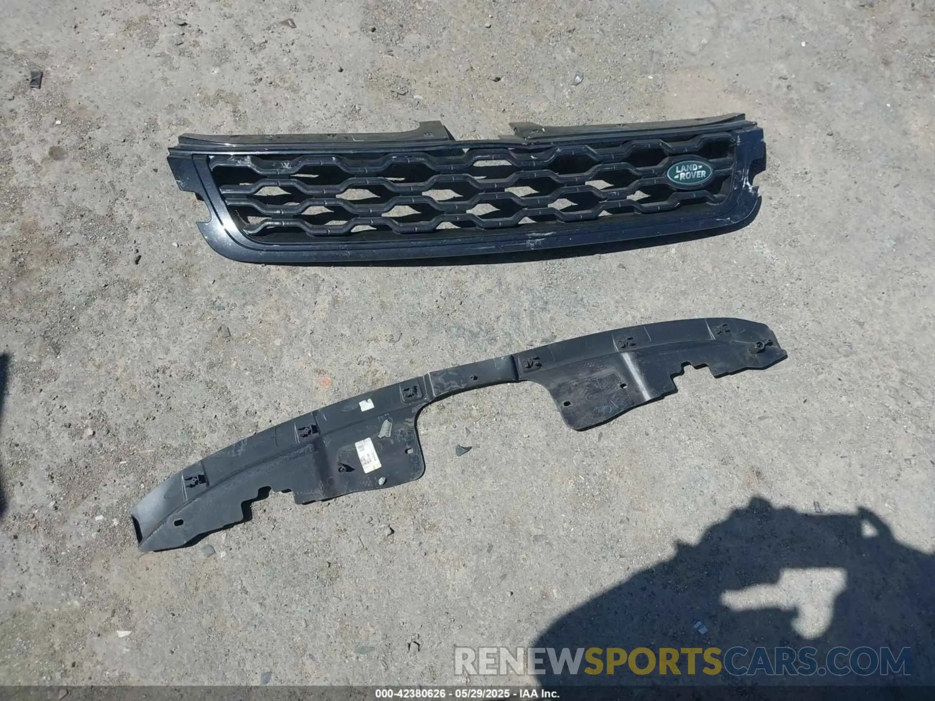 12 Photograph of a damaged car SALZW2GX2NH164985 LAND ROVER RANGE ROVER EVOQUE 2022