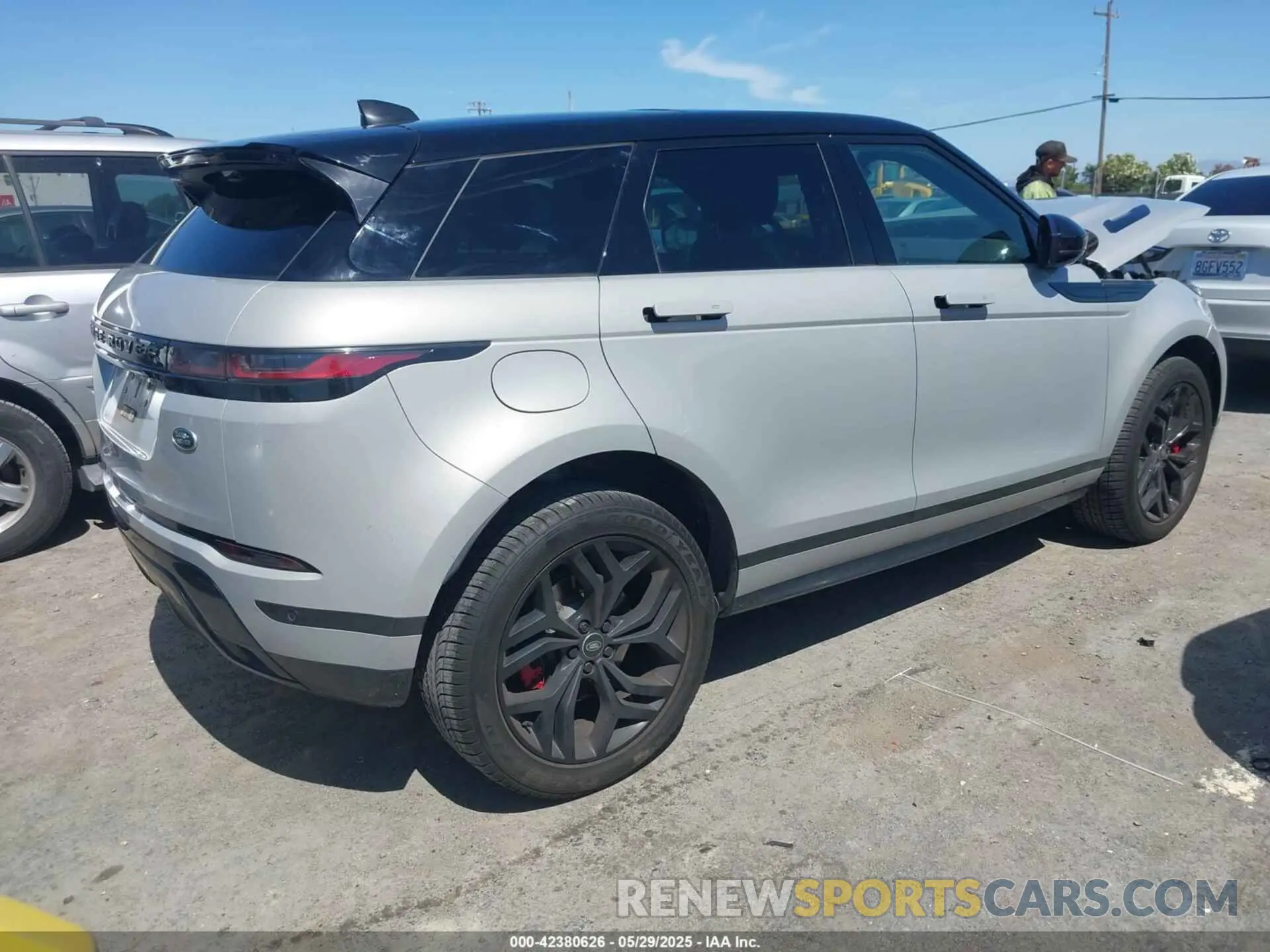 4 Photograph of a damaged car SALZW2GX2NH164985 LAND ROVER RANGE ROVER EVOQUE 2022