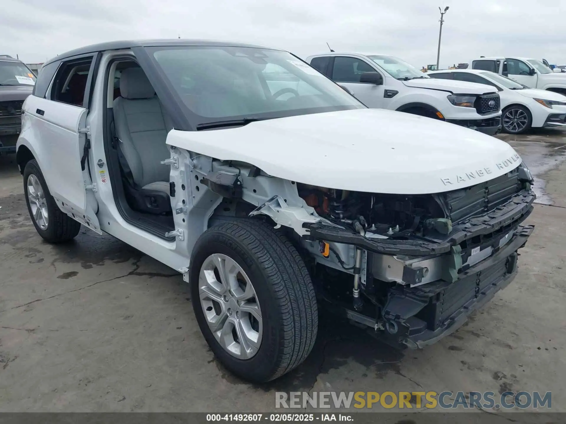 1 Фотография поврежденного автомобиля SALZJ2FX1PH206131 LAND ROVER RANGE ROVER EVOQUE 2023
