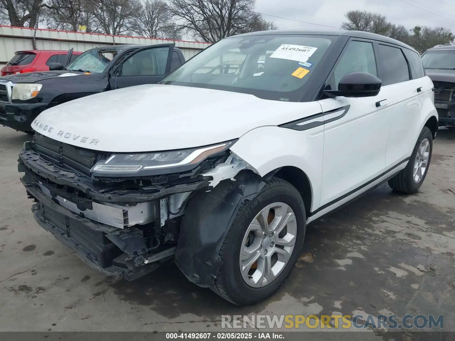 2 Фотография поврежденного автомобиля SALZJ2FX1PH206131 LAND ROVER RANGE ROVER EVOQUE 2023