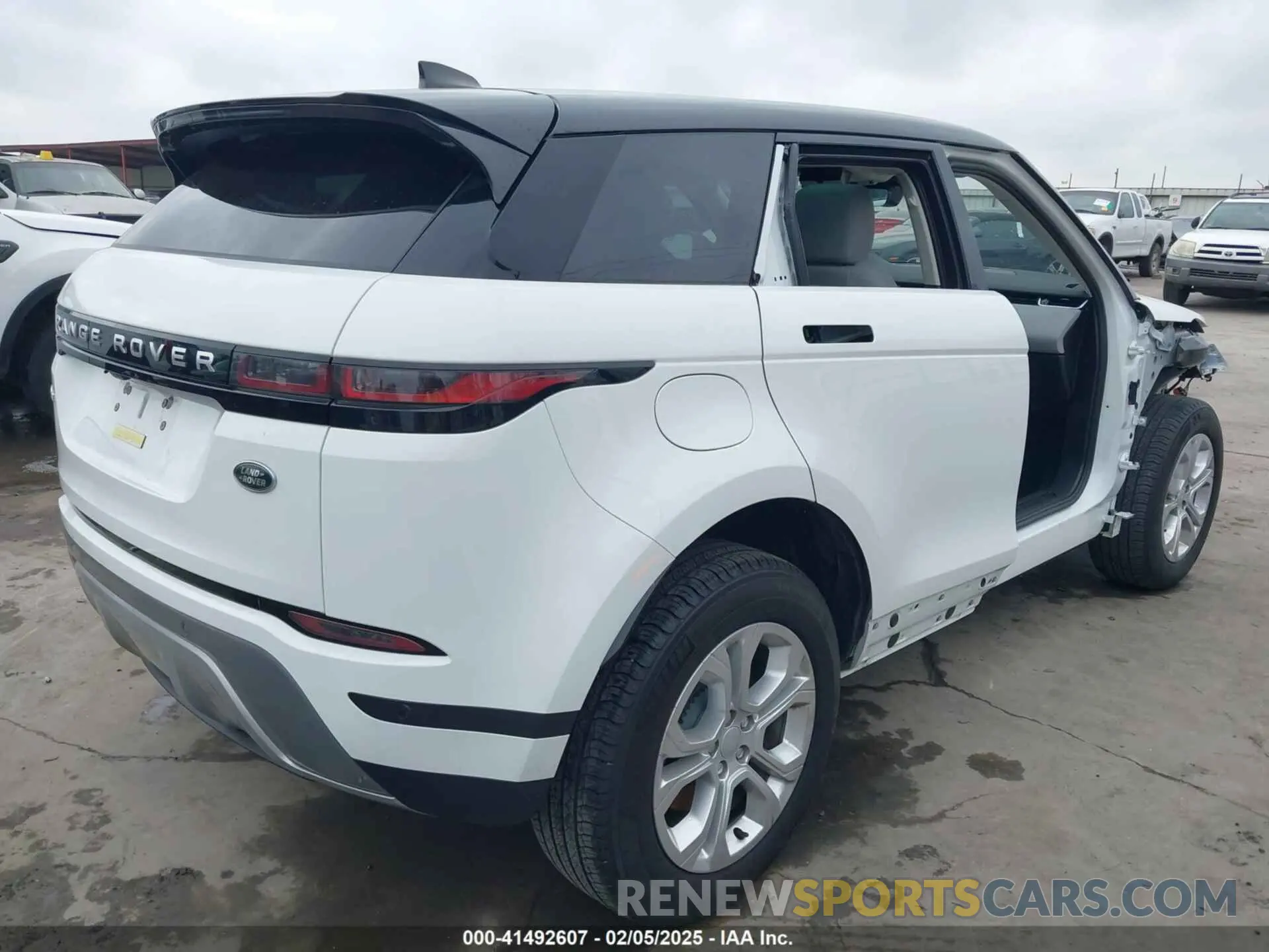 4 Фотография поврежденного автомобиля SALZJ2FX1PH206131 LAND ROVER RANGE ROVER EVOQUE 2023