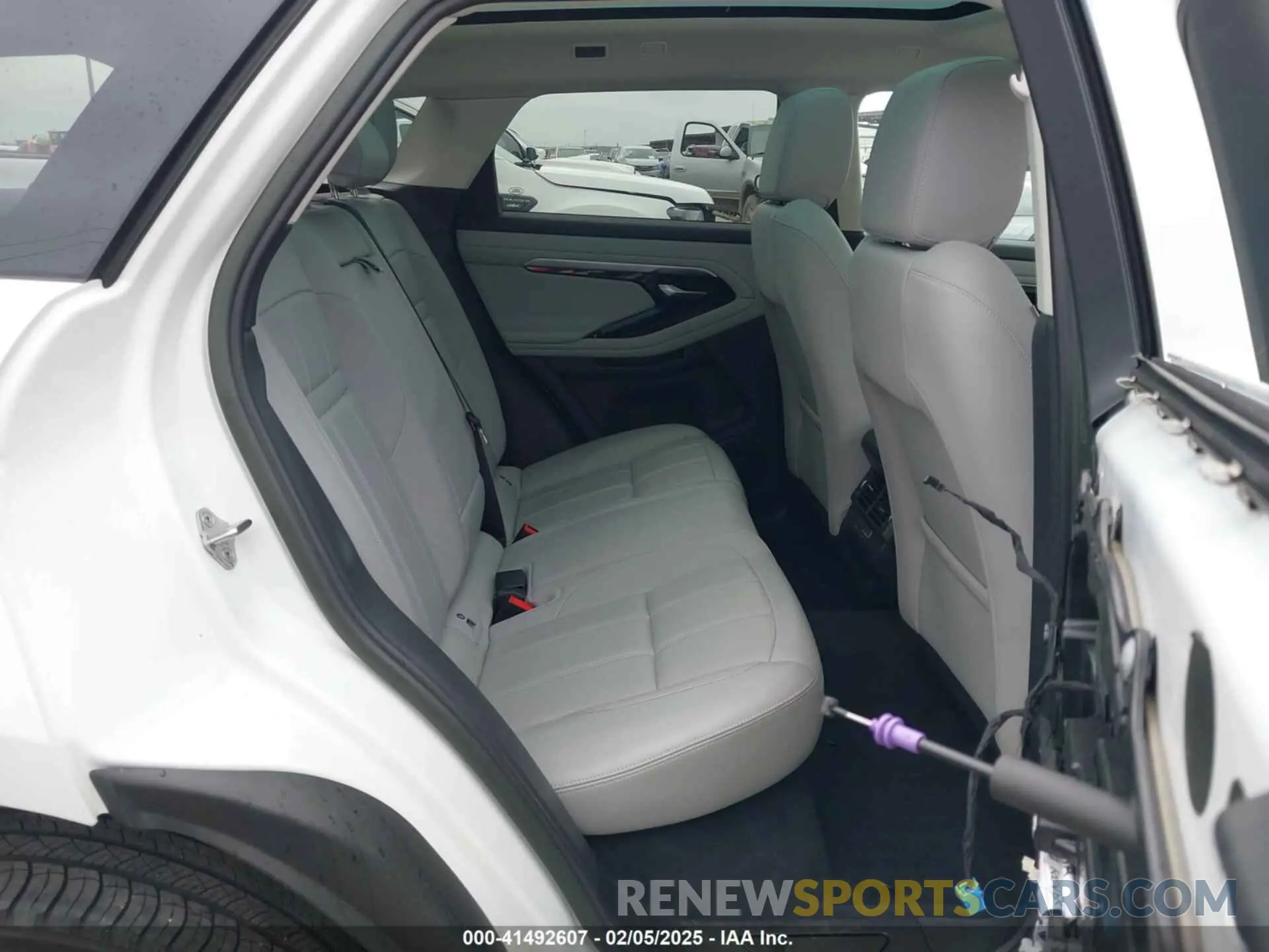 8 Фотография поврежденного автомобиля SALZJ2FX1PH206131 LAND ROVER RANGE ROVER EVOQUE 2023