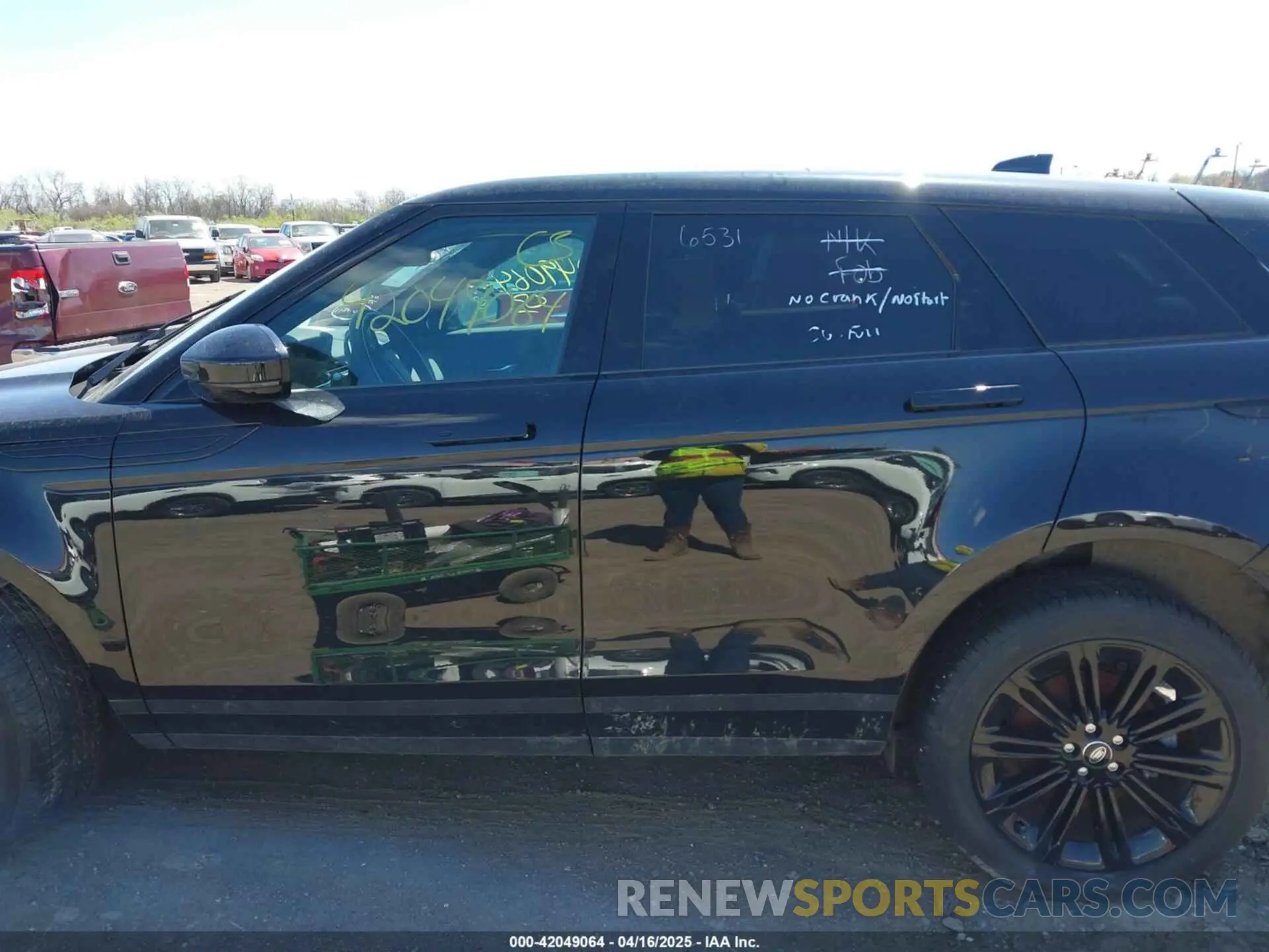 14 Photograph of a damaged car SALZJ2FX1RH259334 LAND ROVER RANGE ROVER EVOQUE 2024