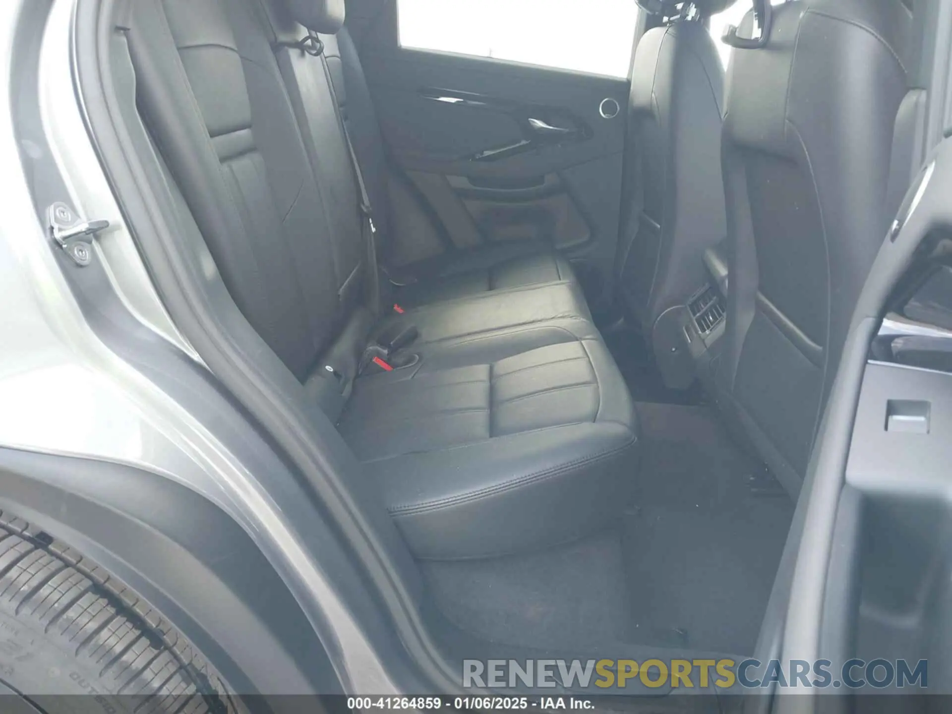 8 Photograph of a damaged car SALZJ2FX7RH236575 LAND ROVER RANGE ROVER EVOQUE 2024