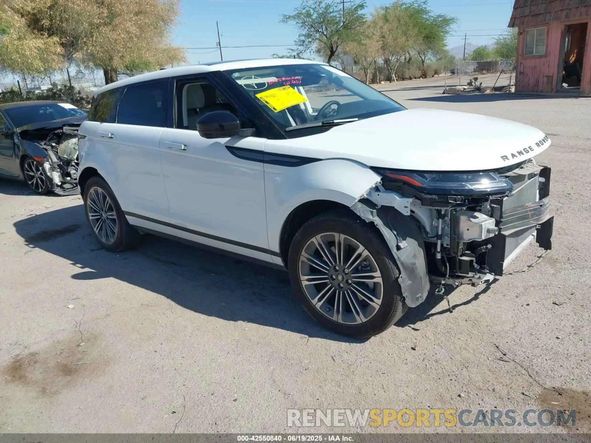 1 Фотография поврежденного автомобиля SALZJ2FX8RH246290 LAND ROVER RANGE ROVER EVOQUE 2024