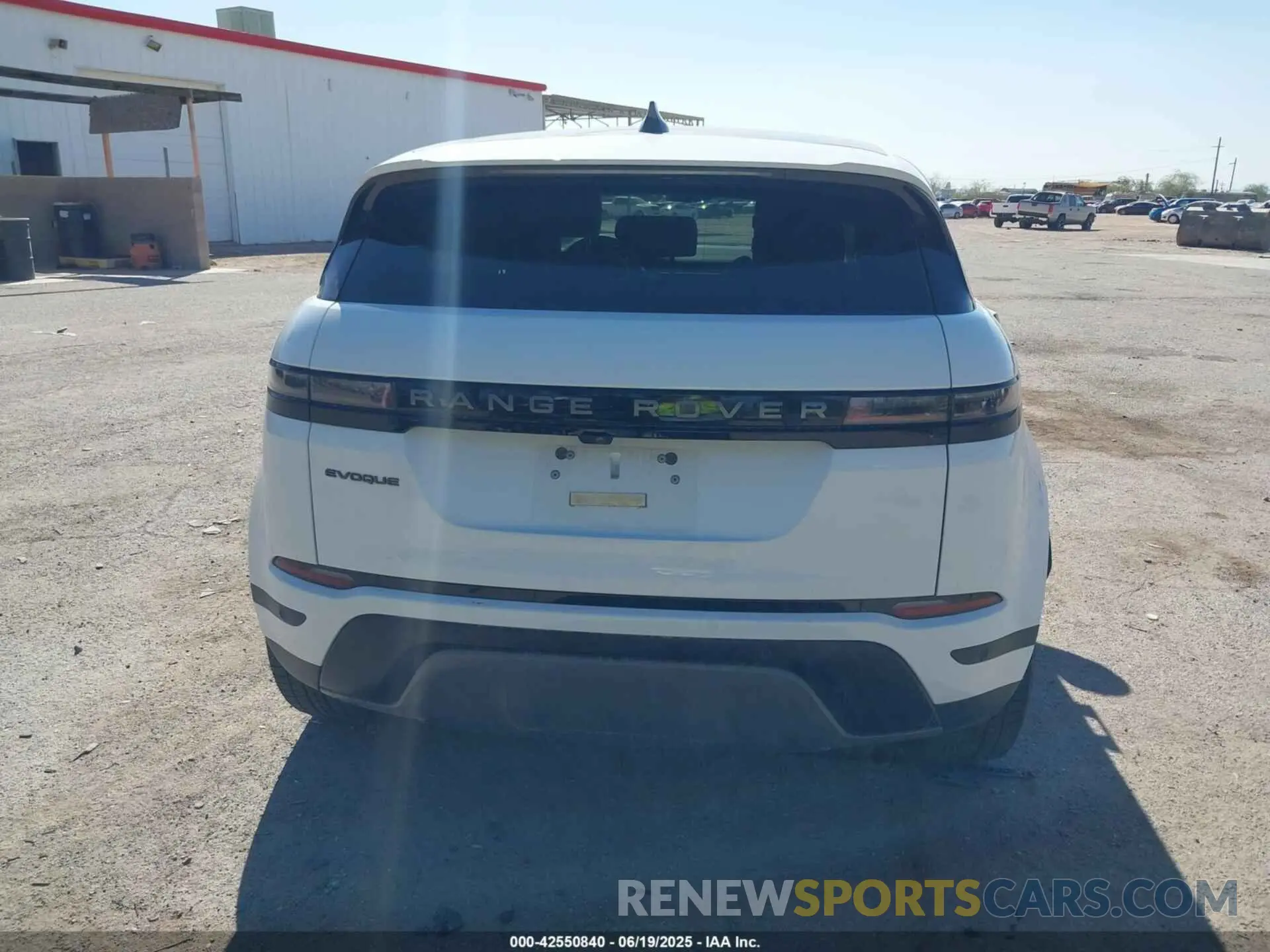 17 Фотография поврежденного автомобиля SALZJ2FX8RH246290 LAND ROVER RANGE ROVER EVOQUE 2024