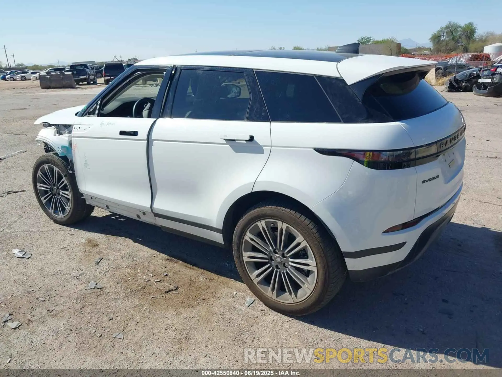 3 Фотография поврежденного автомобиля SALZJ2FX8RH246290 LAND ROVER RANGE ROVER EVOQUE 2024