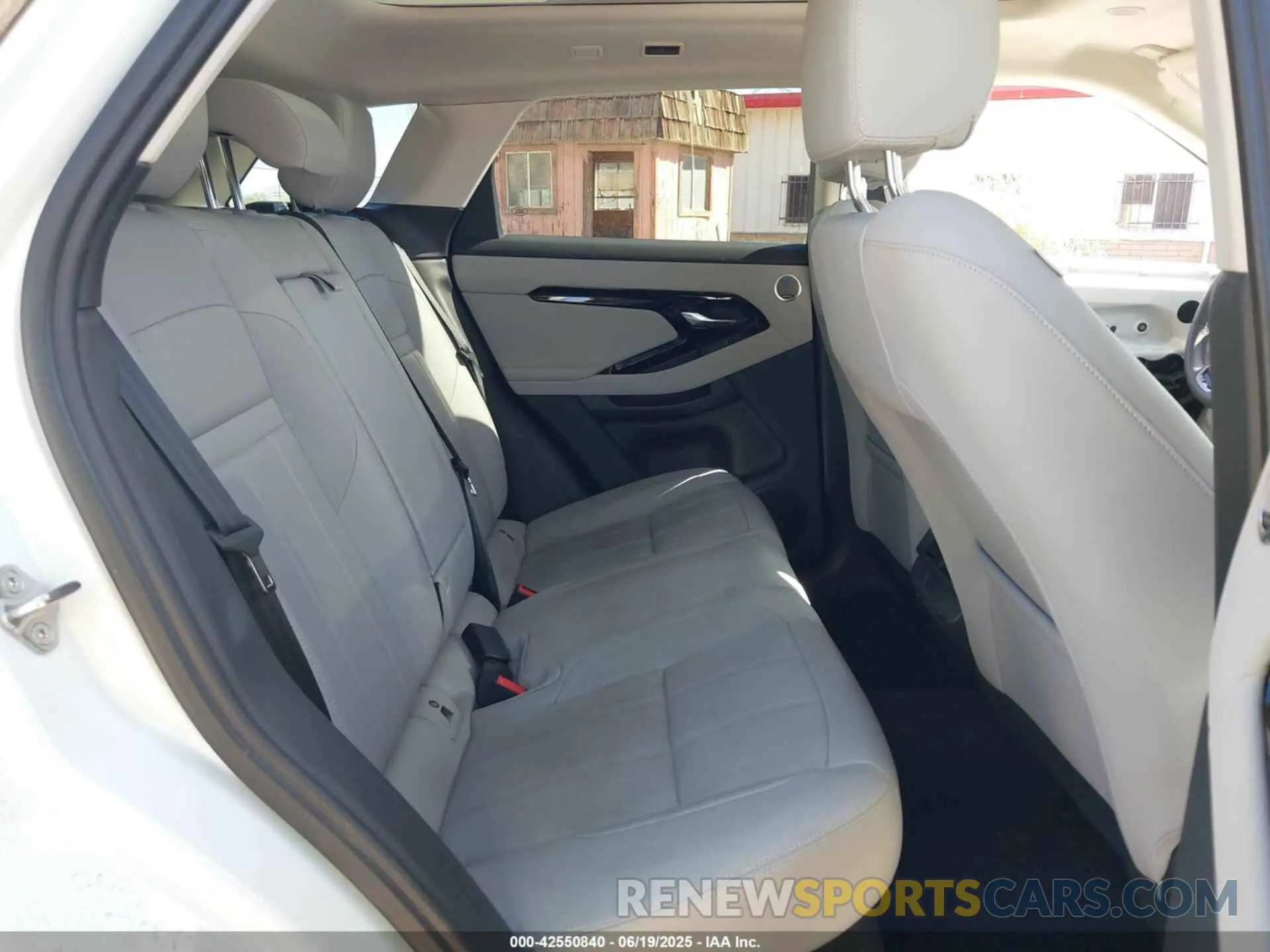 8 Фотография поврежденного автомобиля SALZJ2FX8RH246290 LAND ROVER RANGE ROVER EVOQUE 2024