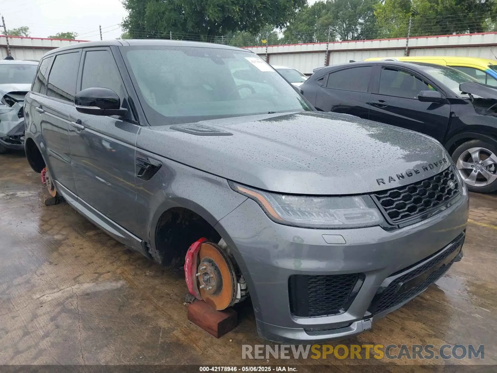 1 Photograph of a damaged car SALWR2RE1KA824220 LAND ROVER RANGE ROVER SPORT 2019