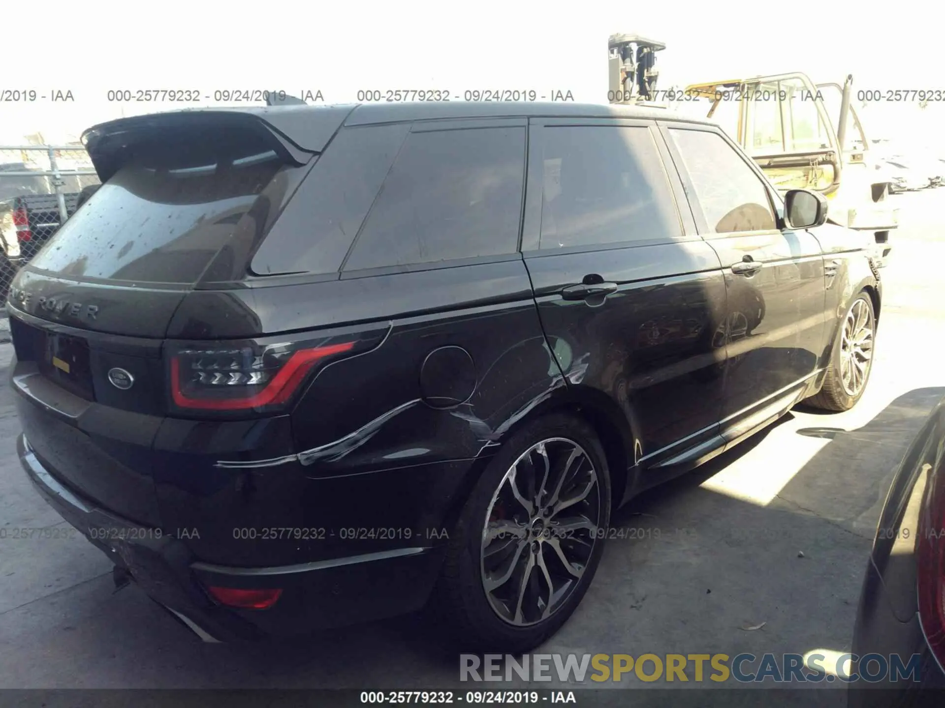 4 Photograph of a damaged car SALWR2RE7KA830121 LAND ROVER RANGE ROVER SPORT 2019