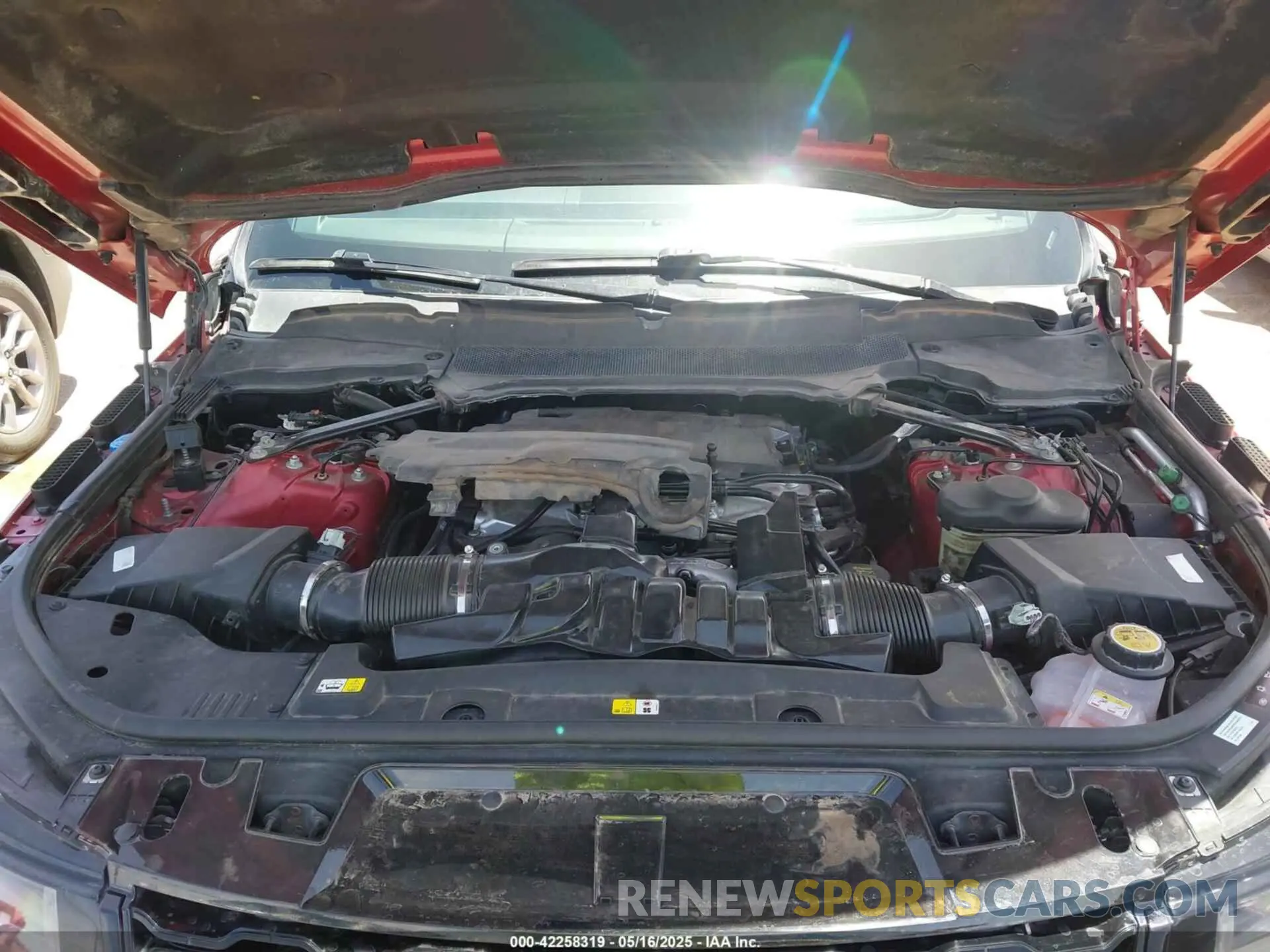 10 Photograph of a damaged car SALWR2RE7KA840941 LAND ROVER RANGE ROVER SPORT 2019