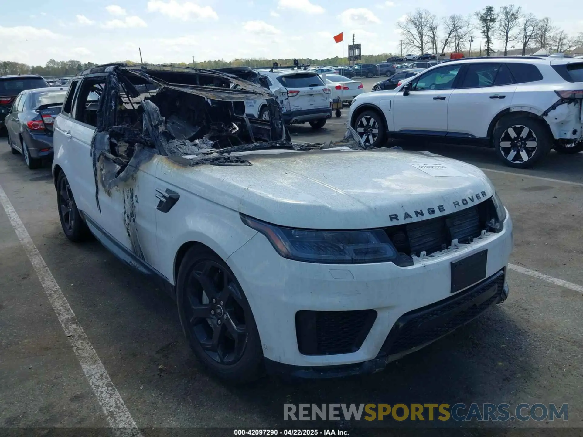 1 Фотография поврежденного автомобиля SALWR2RV2KA814148 LAND ROVER RANGE ROVER SPORT 2019