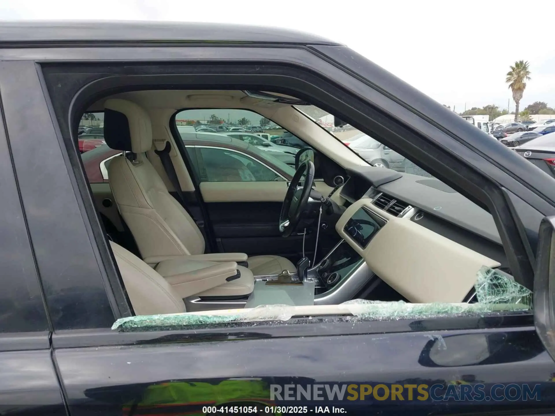 17 Photograph of a damaged car SALWR2RV8KA426342 LAND ROVER RANGE ROVER SPORT 2019