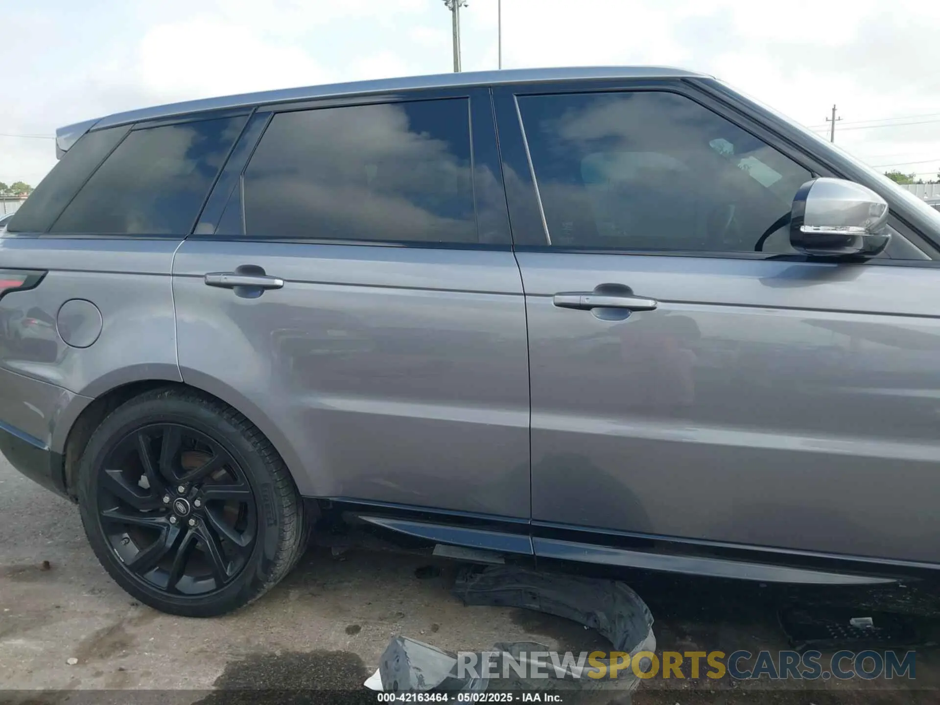 13 Photograph of a damaged car SALWR2RK6LA734004 LAND ROVER RANGE ROVER SPORT 2020