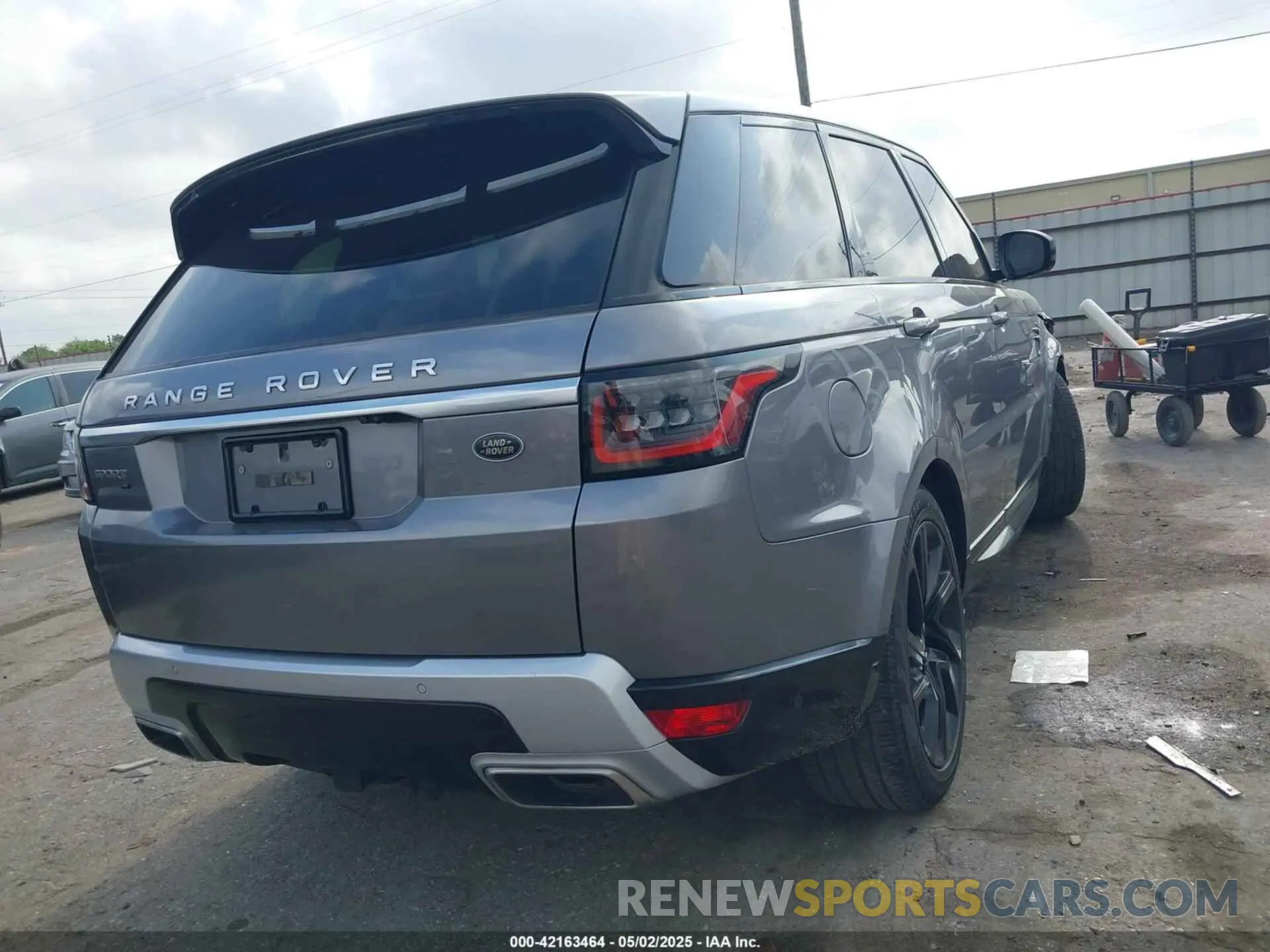 4 Photograph of a damaged car SALWR2RK6LA734004 LAND ROVER RANGE ROVER SPORT 2020