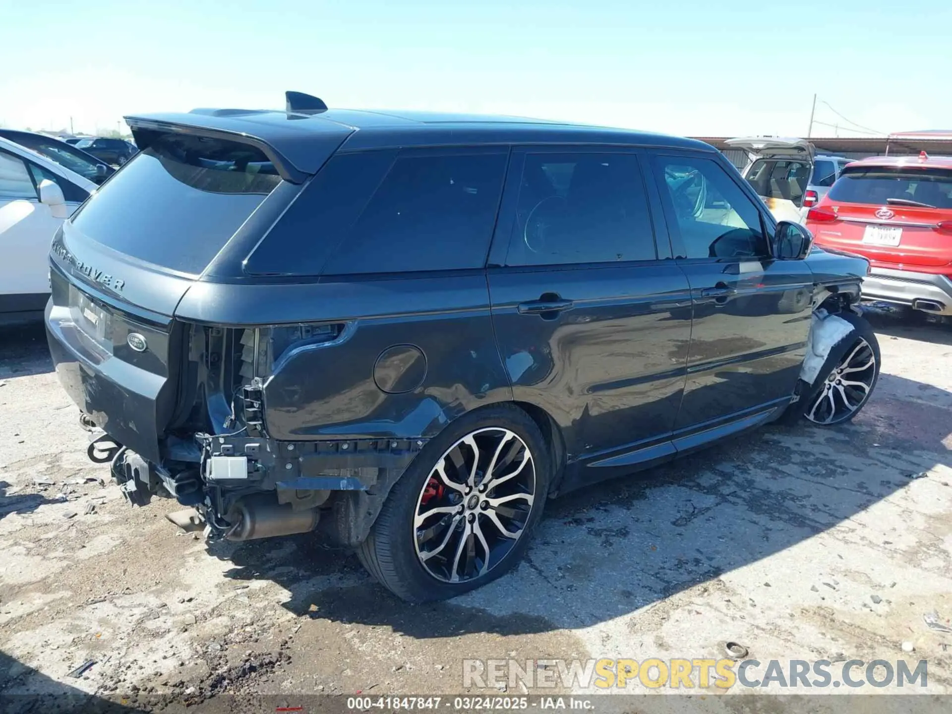 4 Photograph of a damaged car SALWR2SE0LA703156 LAND ROVER RANGE ROVER SPORT 2020