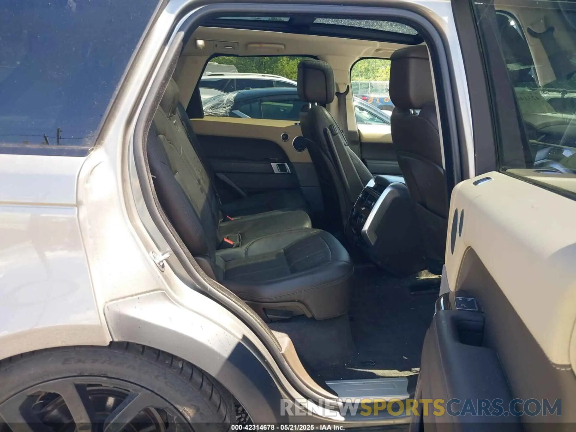 8 Photograph of a damaged car SALWR2SU4LA702518 LAND ROVER RANGE ROVER SPORT 2020