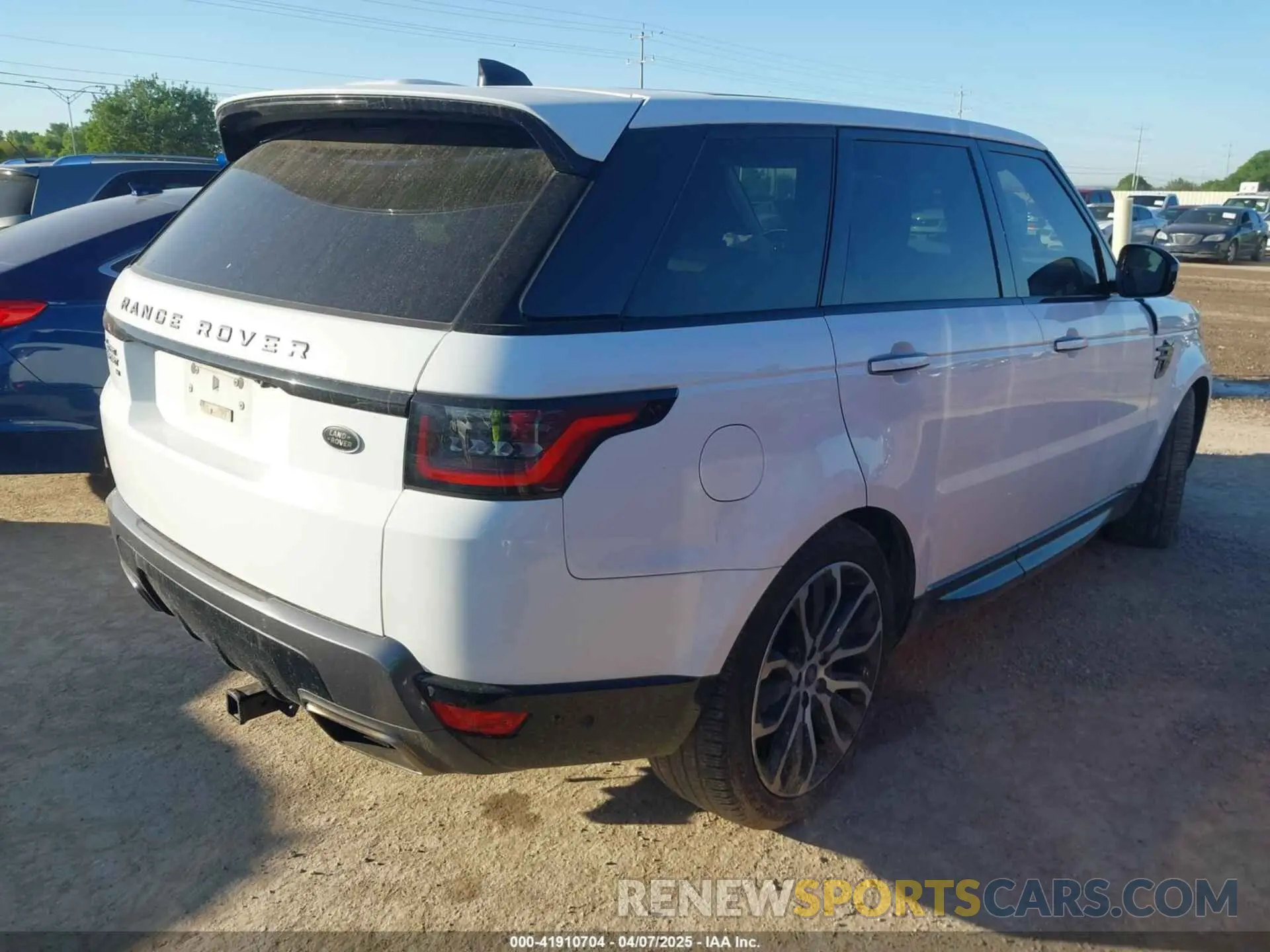 4 Photograph of a damaged car SALWR2SU9MA782691 LAND ROVER RANGE ROVER SPORT 2021