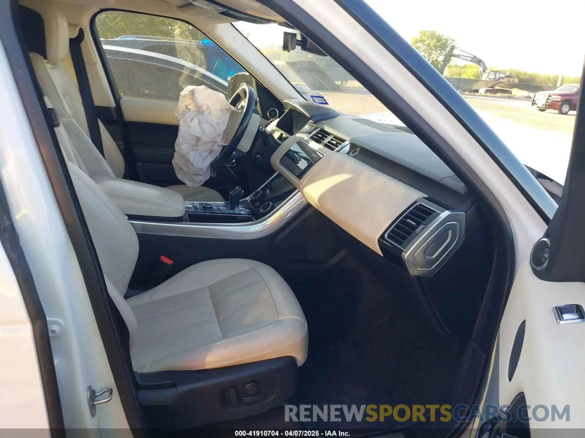 5 Photograph of a damaged car SALWR2SU9MA782691 LAND ROVER RANGE ROVER SPORT 2021