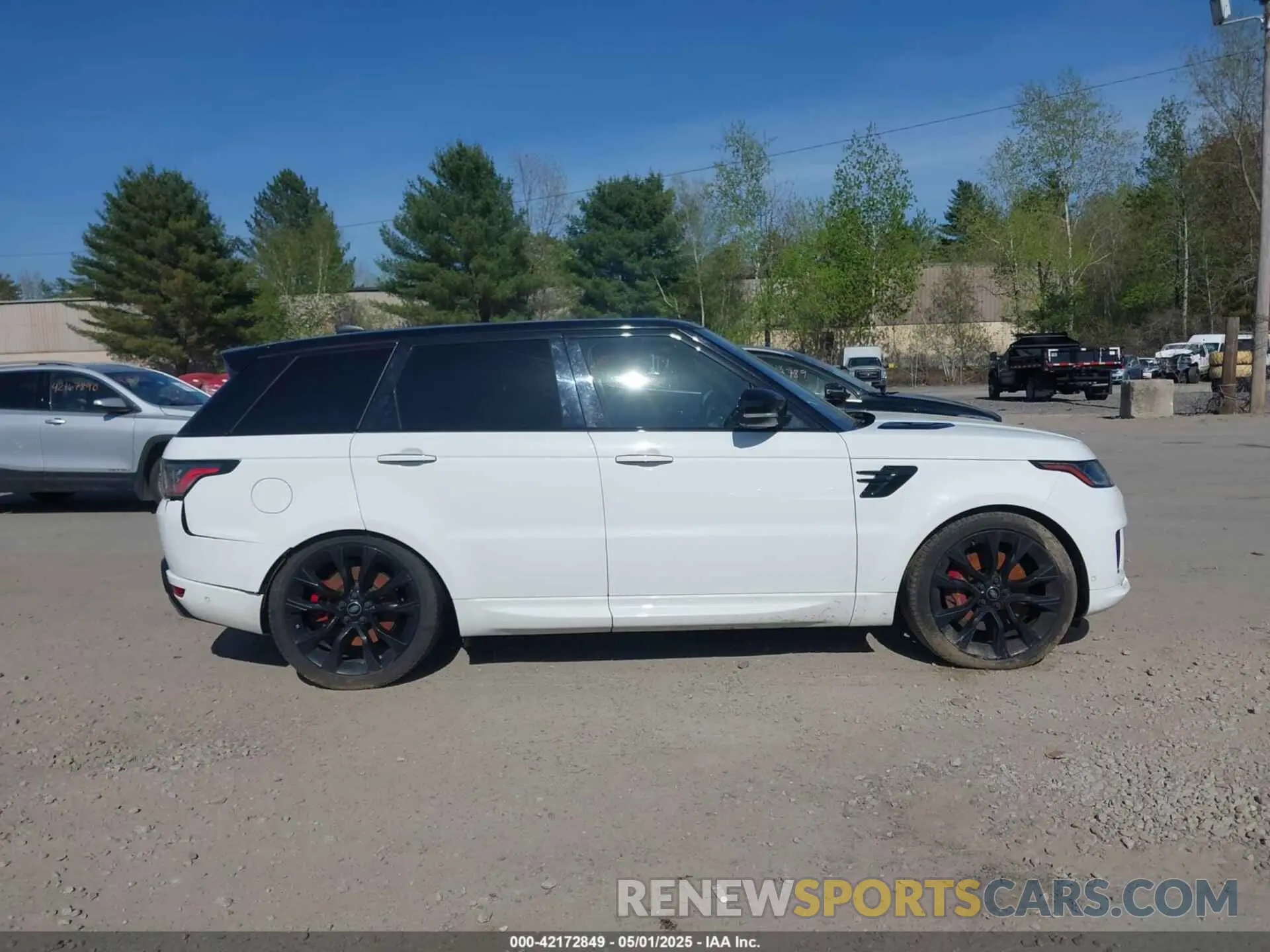 12 Photograph of a damaged car SALWS2RU2MA768870 LAND ROVER RANGE ROVER SPORT 2021