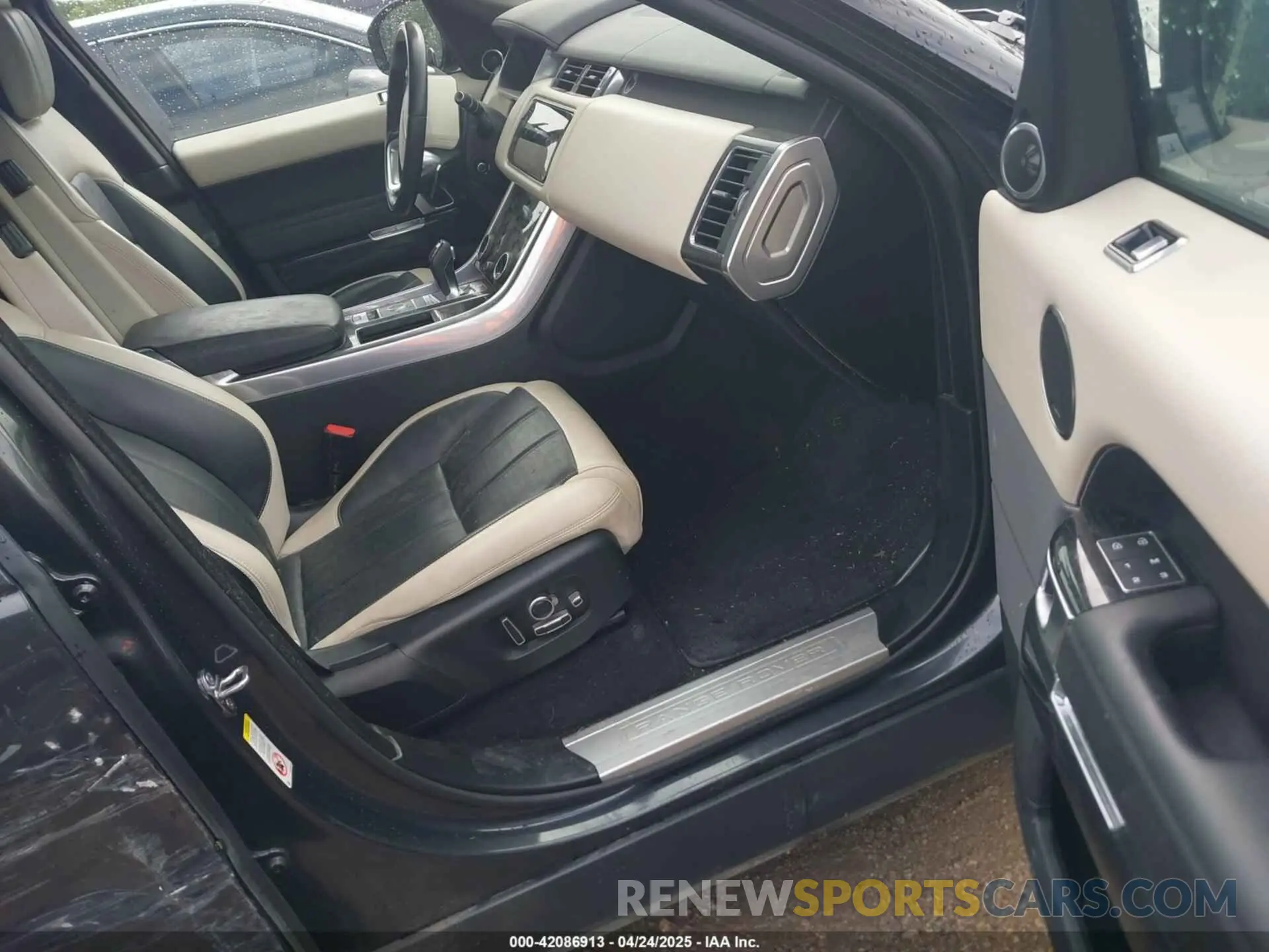 5 Photograph of a damaged car SALWV2SEXMA768223 LAND ROVER RANGE ROVER SPORT 2021