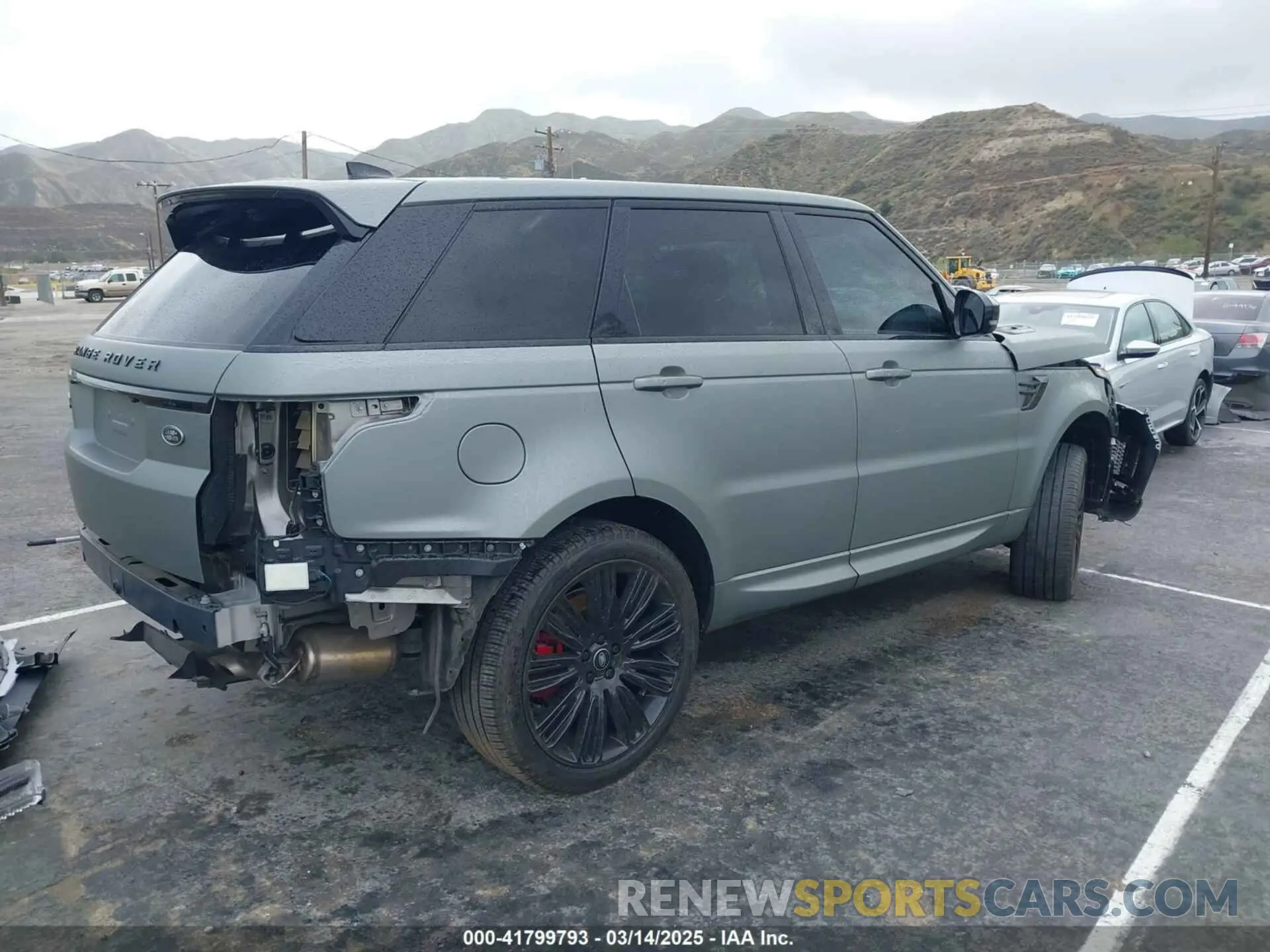 4 Photograph of a damaged car SALWR2SE7NA215082 LAND ROVER RANGE ROVER SPORT 2022