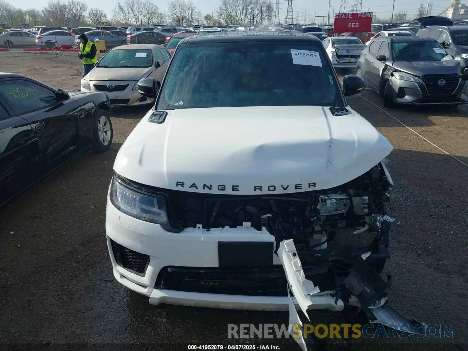 12 Photograph of a damaged car SALWS2RUXNA207365 LAND ROVER RANGE ROVER SPORT 2022