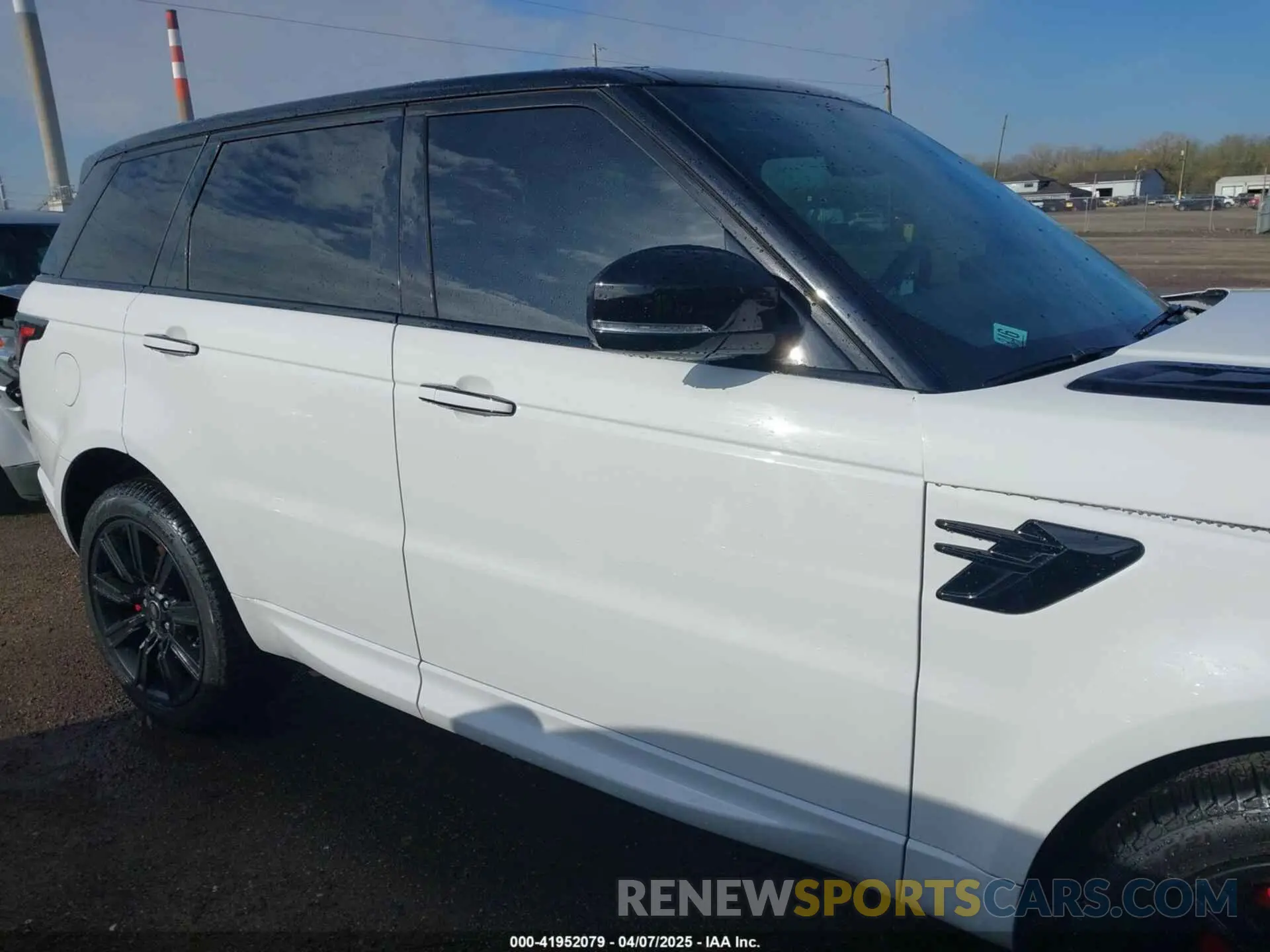 13 Photograph of a damaged car SALWS2RUXNA207365 LAND ROVER RANGE ROVER SPORT 2022