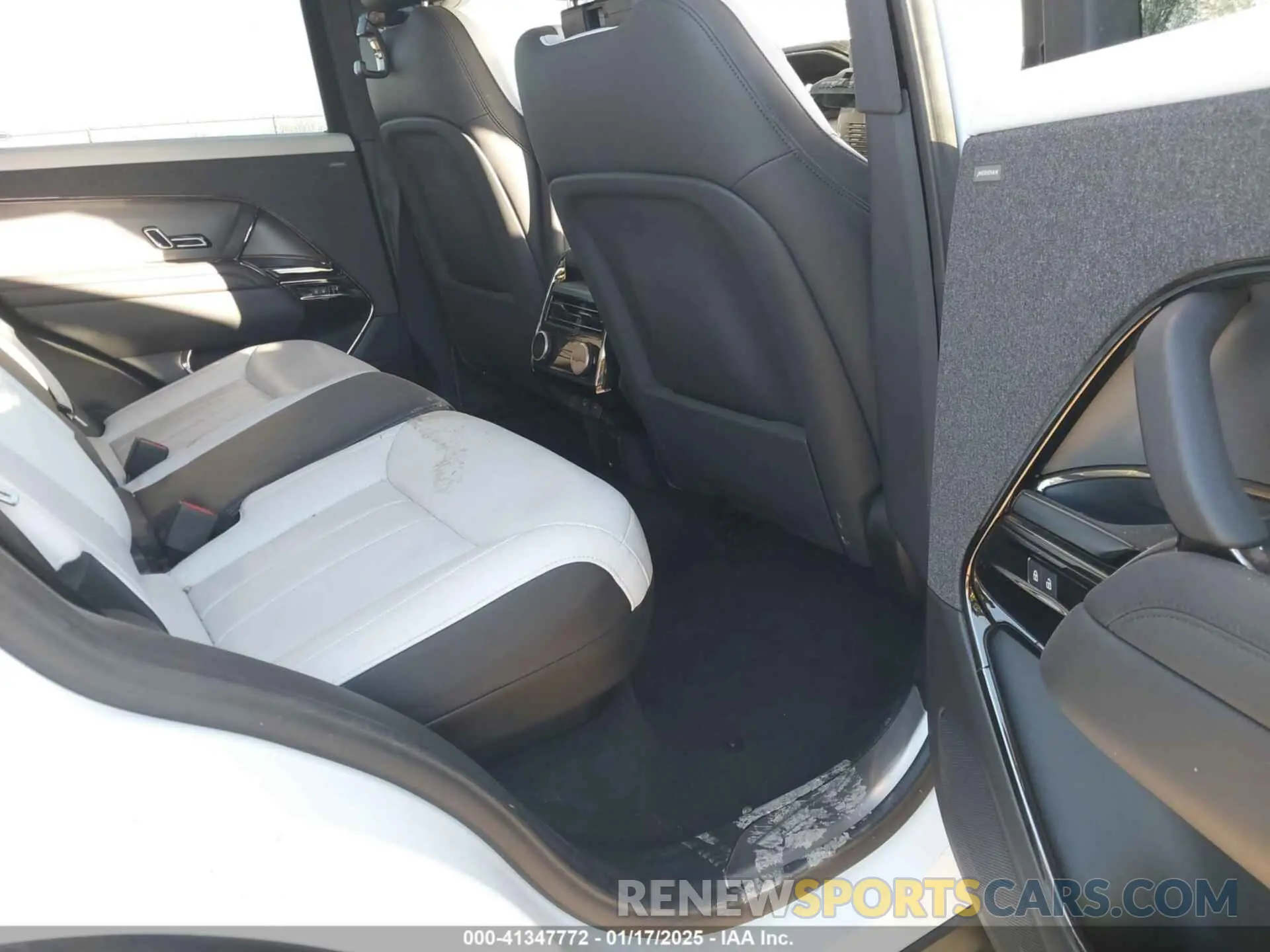 8 Фотография поврежденного автомобиля SAL1L9FU8PA110947 LAND ROVER RANGE ROVER SPORT 2023