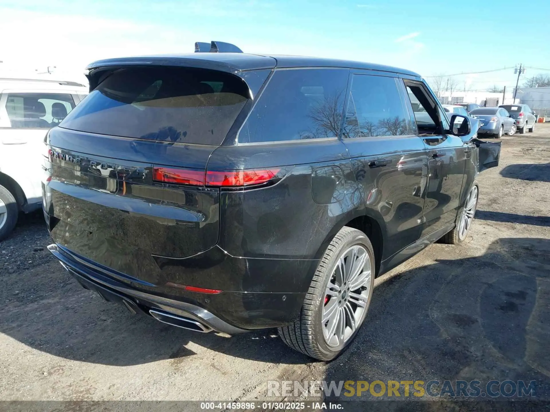 4 Photograph of a damaged car SAL1L9FU0RA402899 LAND ROVER RANGE ROVER SPORT 2024