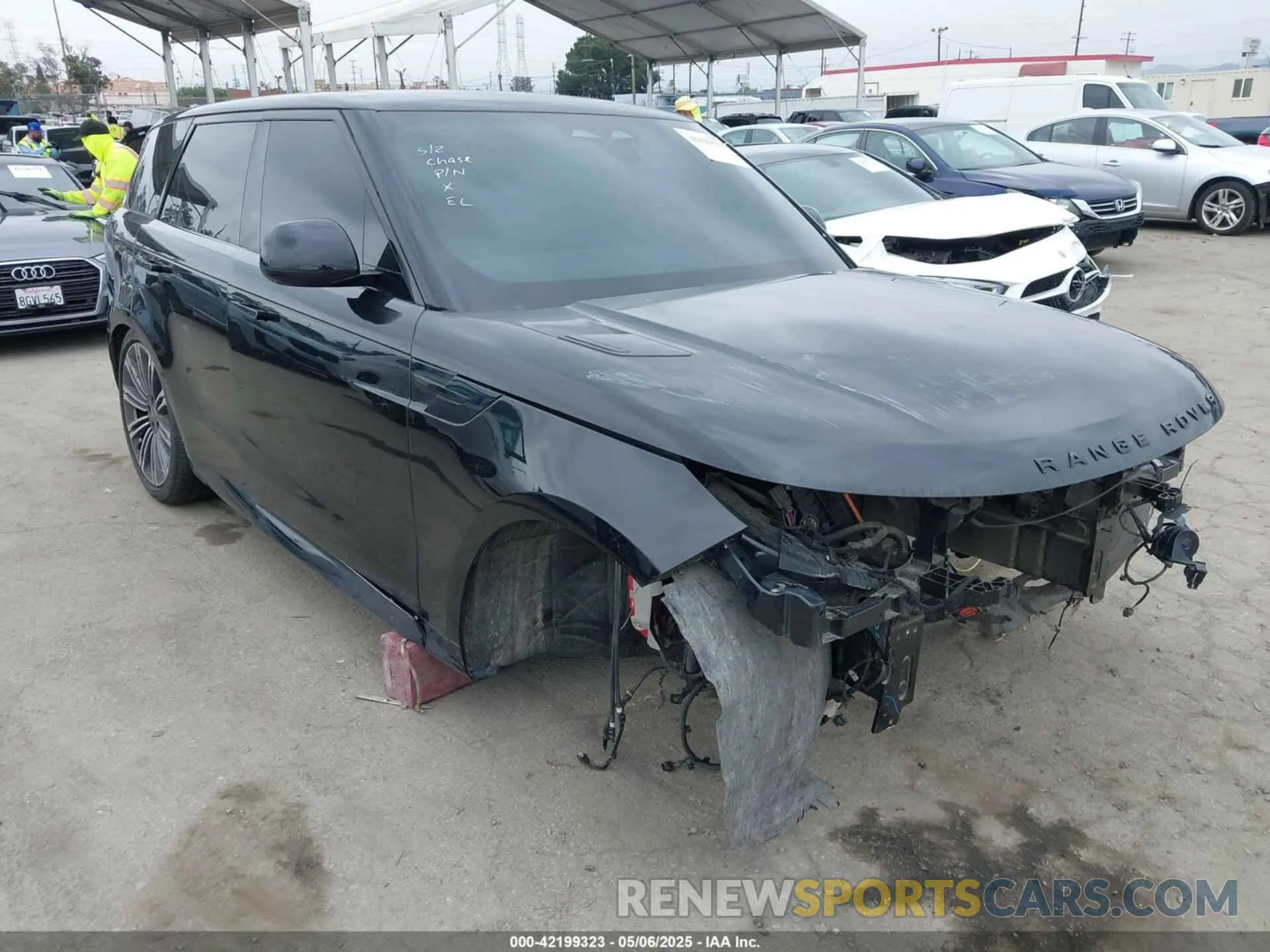 1 Фотография поврежденного автомобиля SAL1L9FU7RA174142 LAND ROVER RANGE ROVER SPORT 2024
