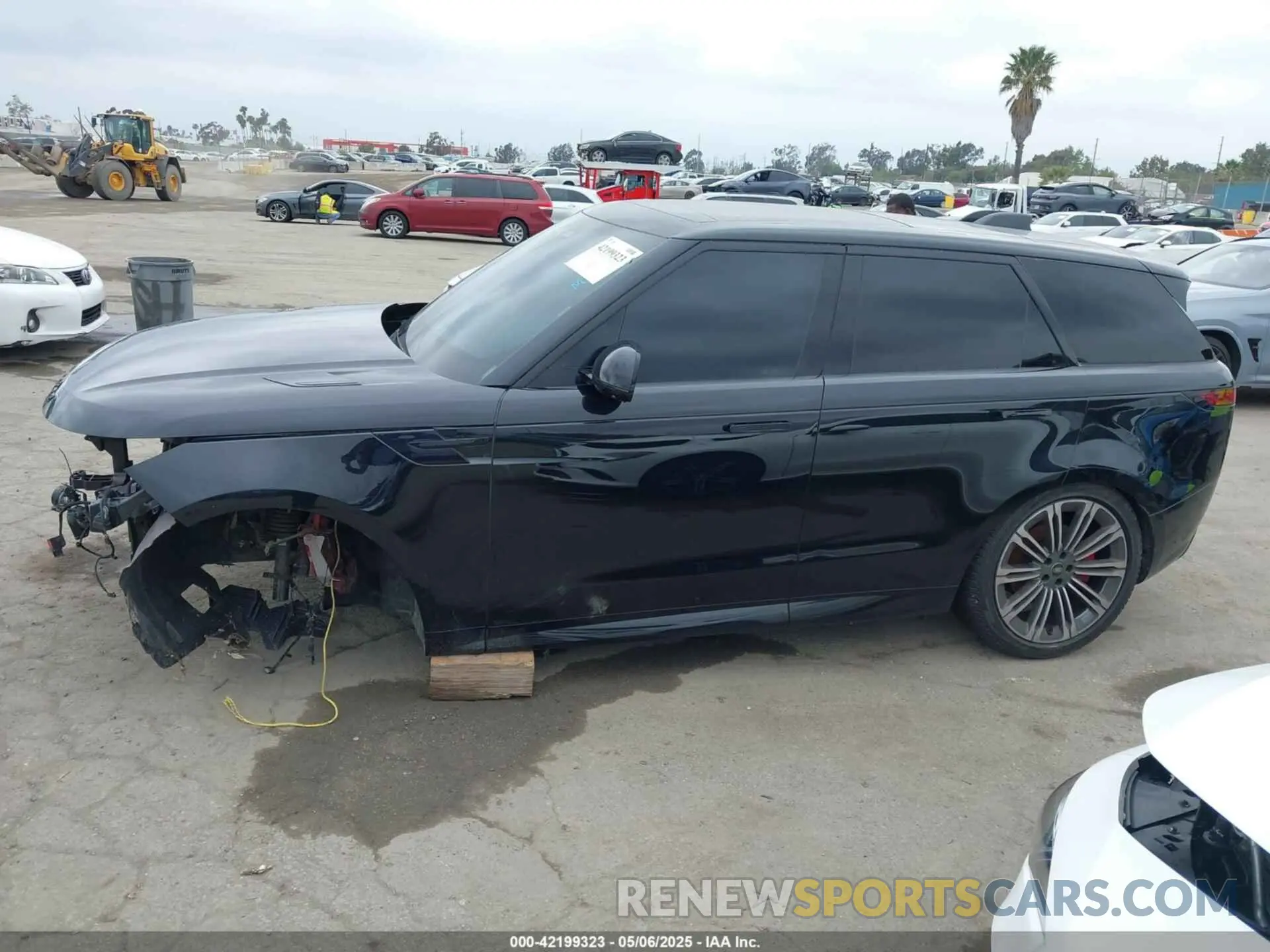 13 Фотография поврежденного автомобиля SAL1L9FU7RA174142 LAND ROVER RANGE ROVER SPORT 2024