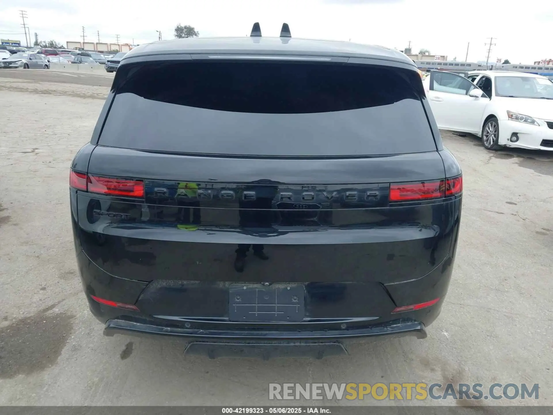15 Фотография поврежденного автомобиля SAL1L9FU7RA174142 LAND ROVER RANGE ROVER SPORT 2024
