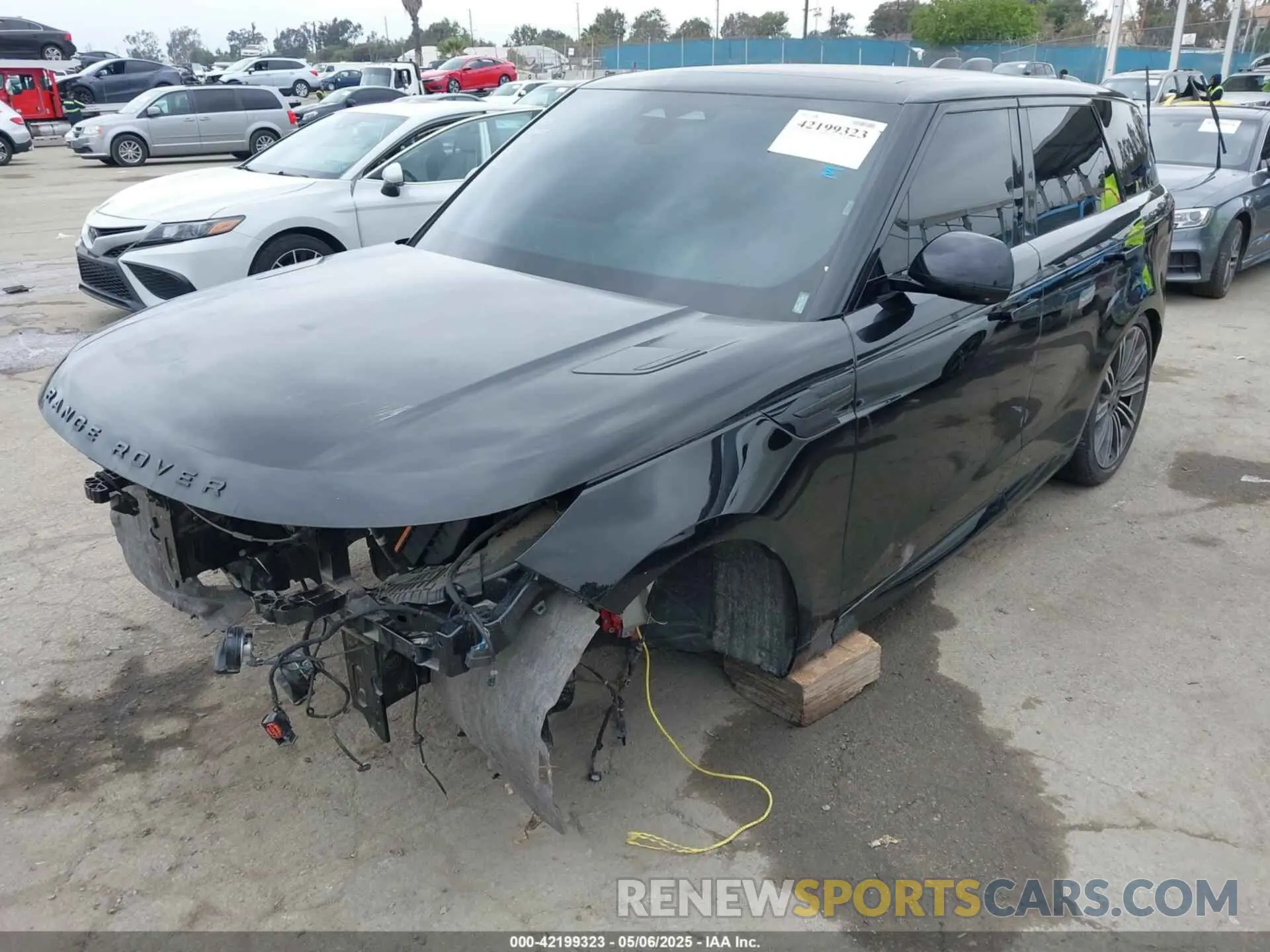 2 Фотография поврежденного автомобиля SAL1L9FU7RA174142 LAND ROVER RANGE ROVER SPORT 2024