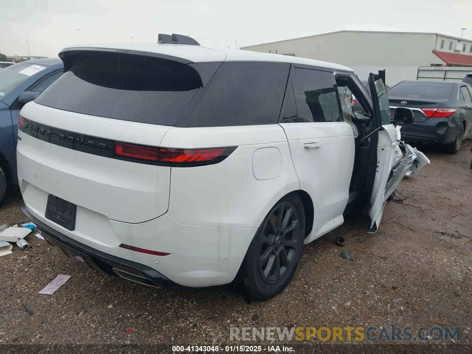 4 Photograph of a damaged car SAL1L9FU7RA403189 LAND ROVER RANGE ROVER SPORT 2024